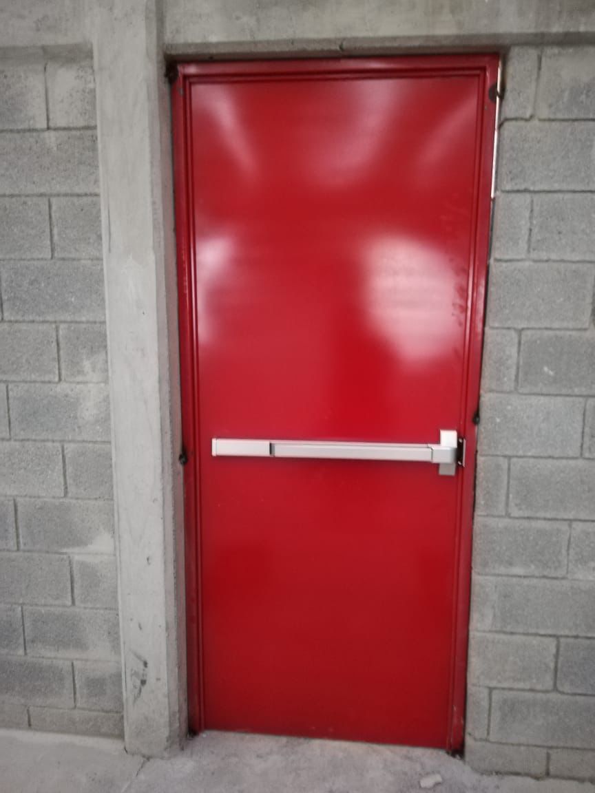 Puerta de emergencia