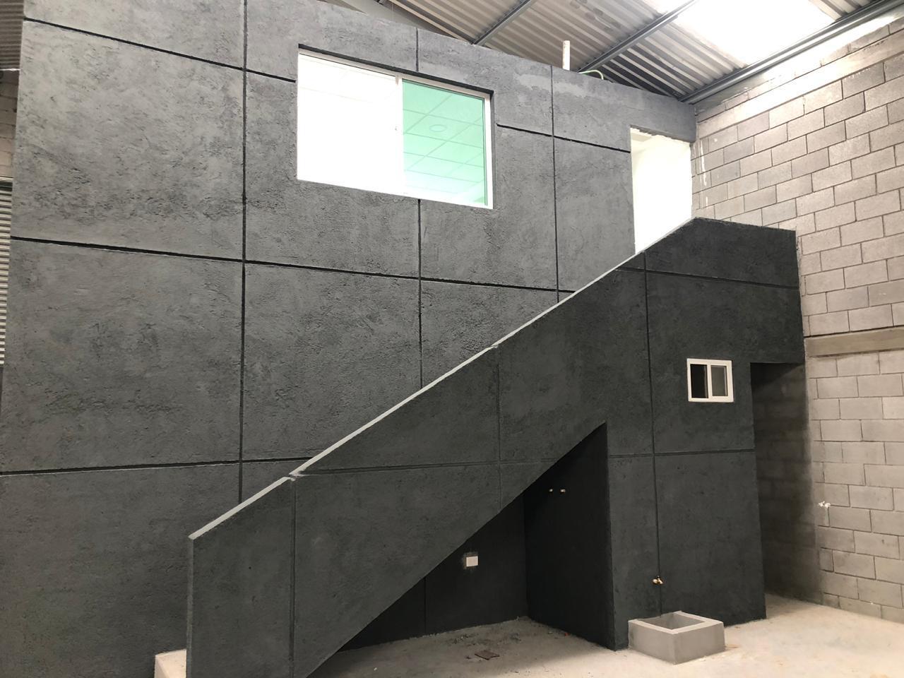 Escalera con paneles