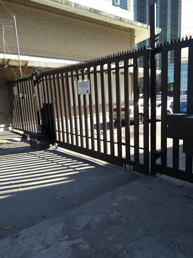 Porton corredizo industrial