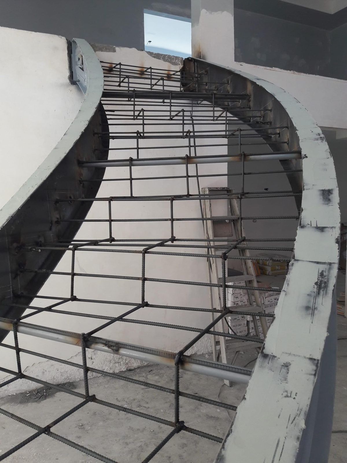 Armado escalera curva