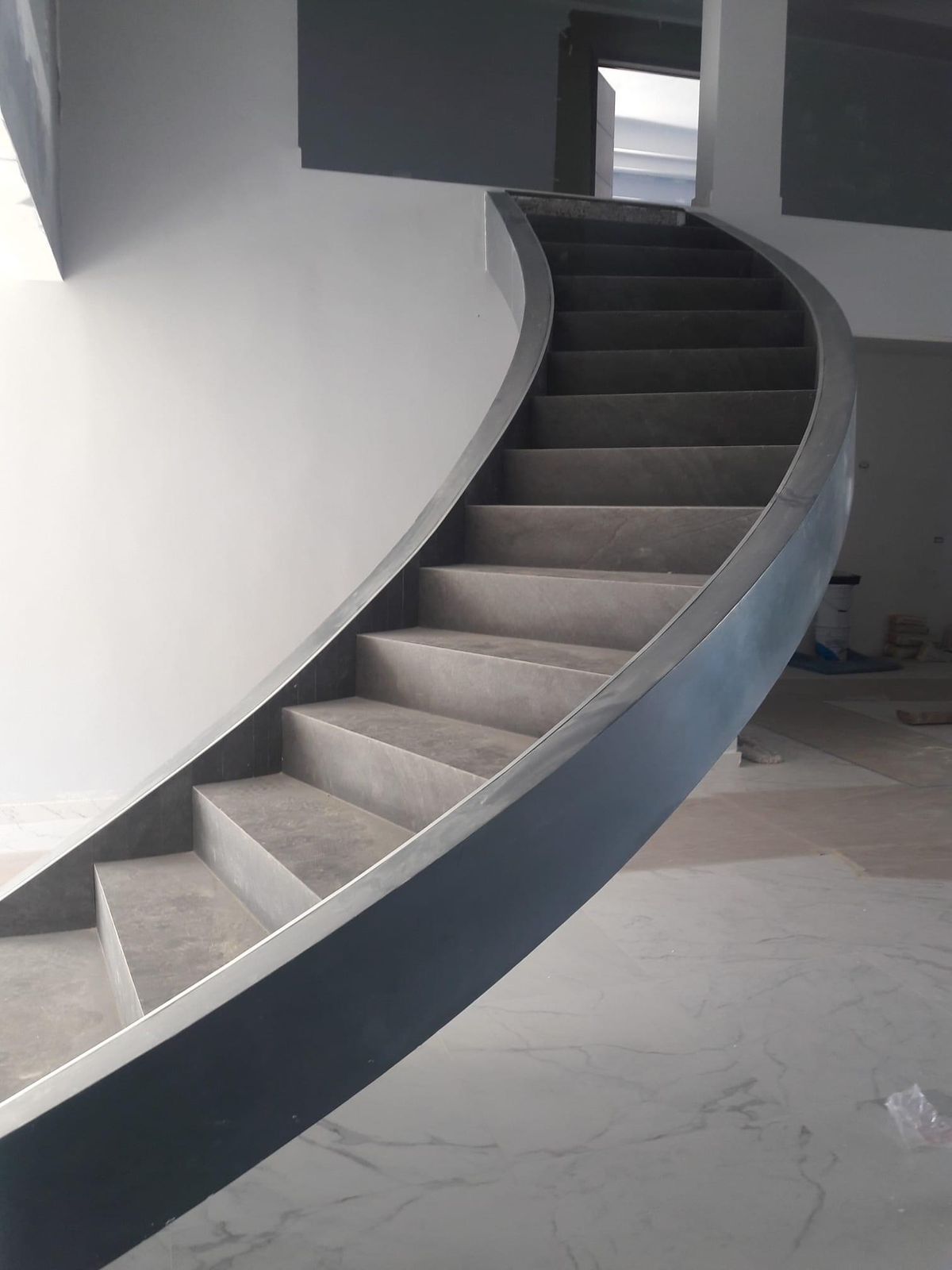 Escalera curva terminada