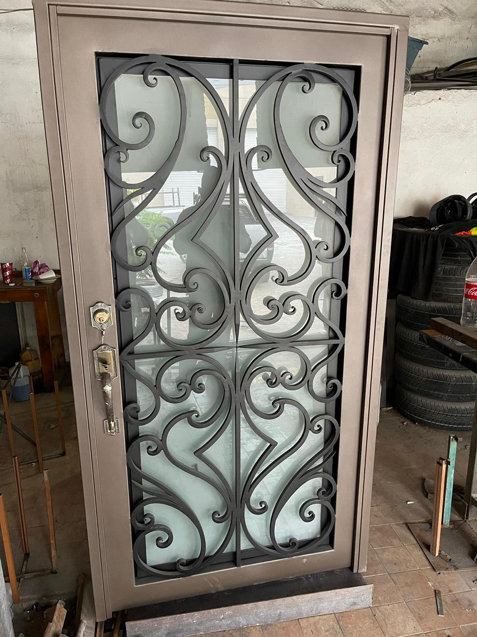 Puerta herreria artistica