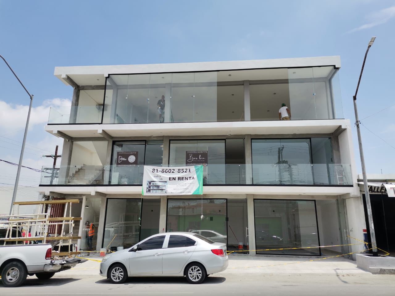 Edificio comercial terminado