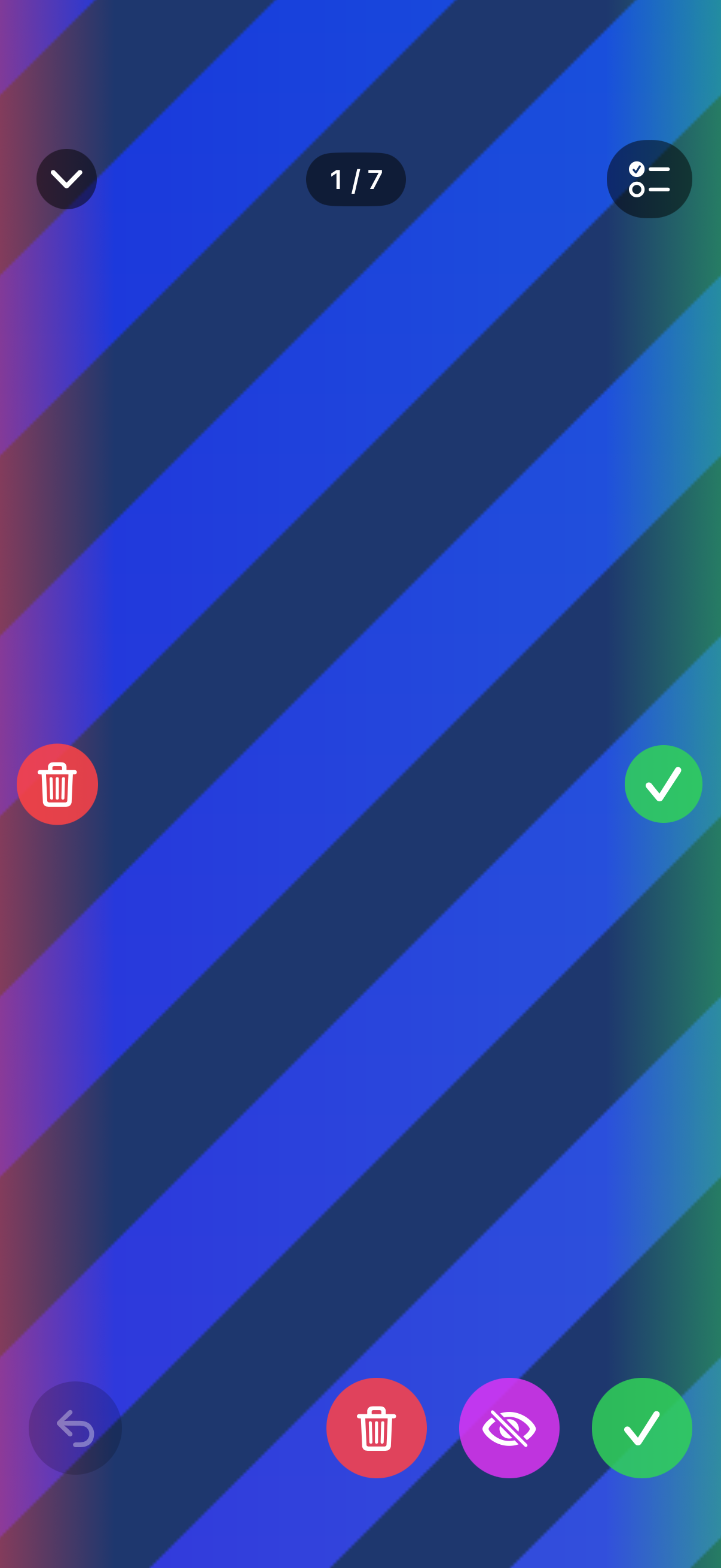 Zoomed photo with red delete and green keep strips on the edges