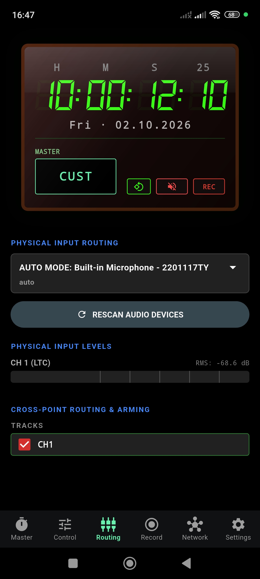 Routing showing Auto Mode with built-in microphone