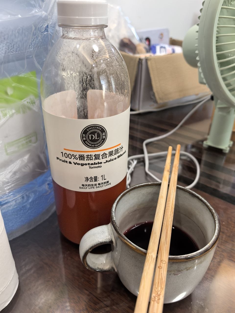 胖东来的果汁产品，比盒马鲜生便宜得多，而且相当拿得出手