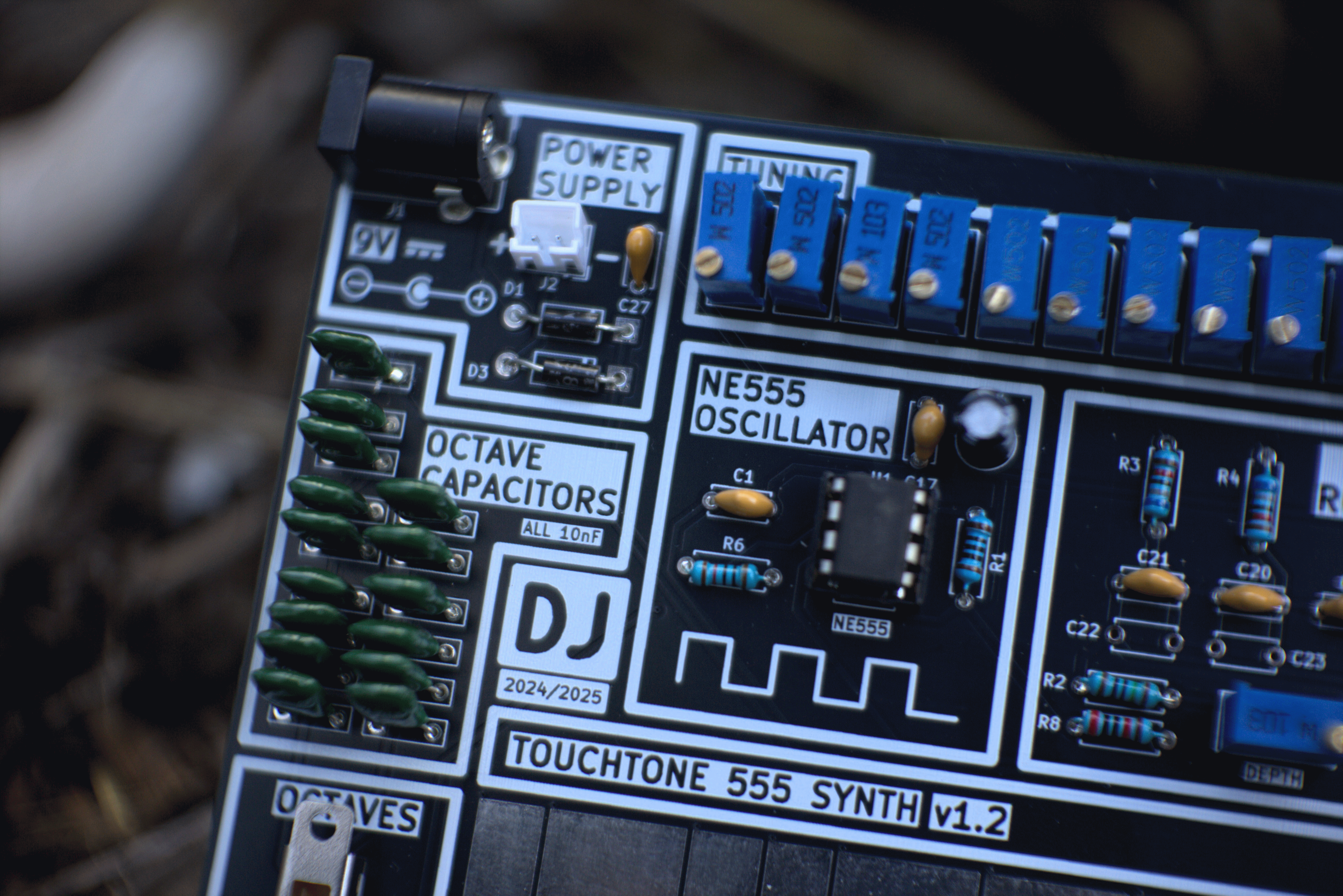 GitHub - DarcyJProjects/touchtone555: An open-source DIY, NE555