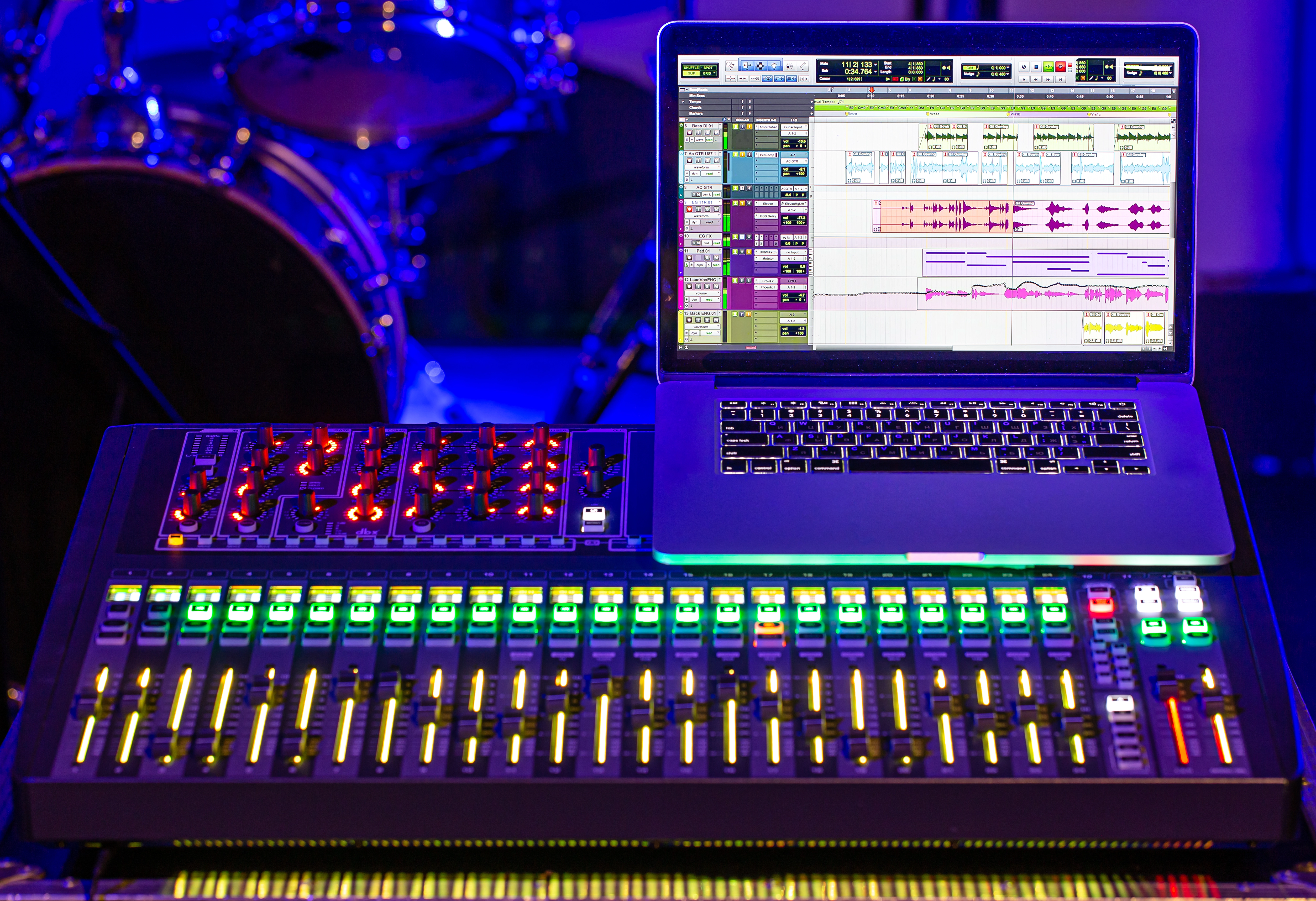 Digital mixer and recording studio
