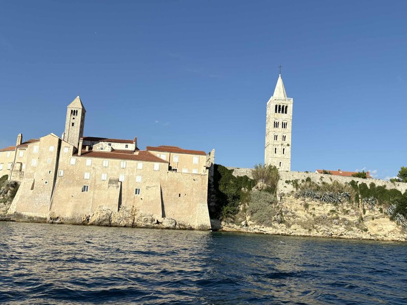 Rab sziget – Horvát Adria gyöngyszeme Banjollal és Rab városával