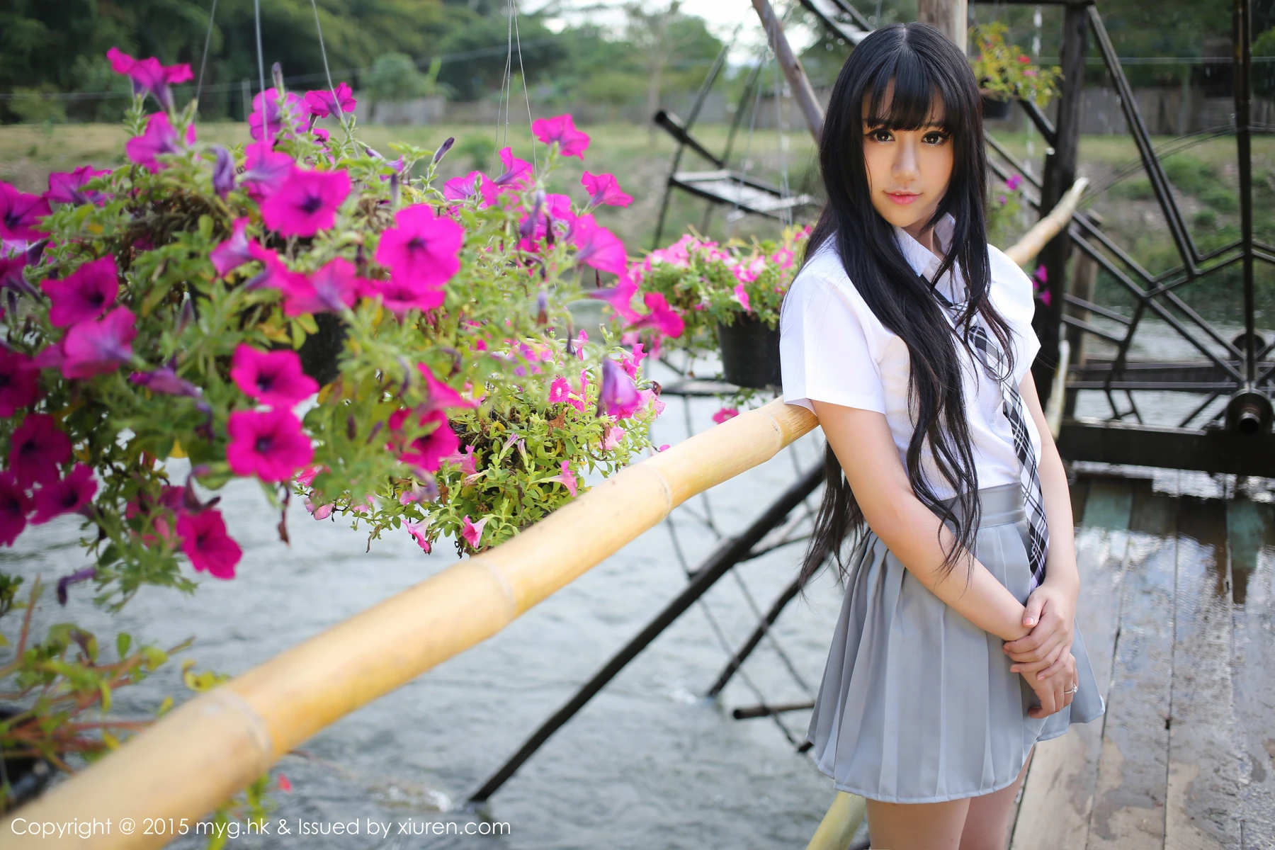 MyGirl美媛馆 Vol.096_嫩模杨晓青儿泰国旅拍清纯学生装花丛中的美仙子写真88P - 7