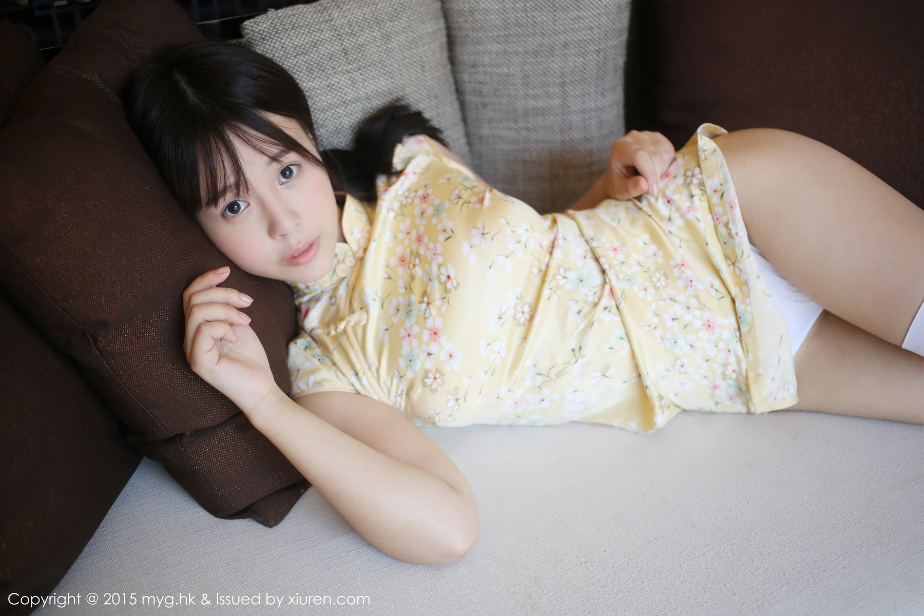 MyGirl美媛馆 Vol.173_嫩模Evelyn艾莉三亚旅拍花色短旗袍白丝美腿性感写真93P - 4