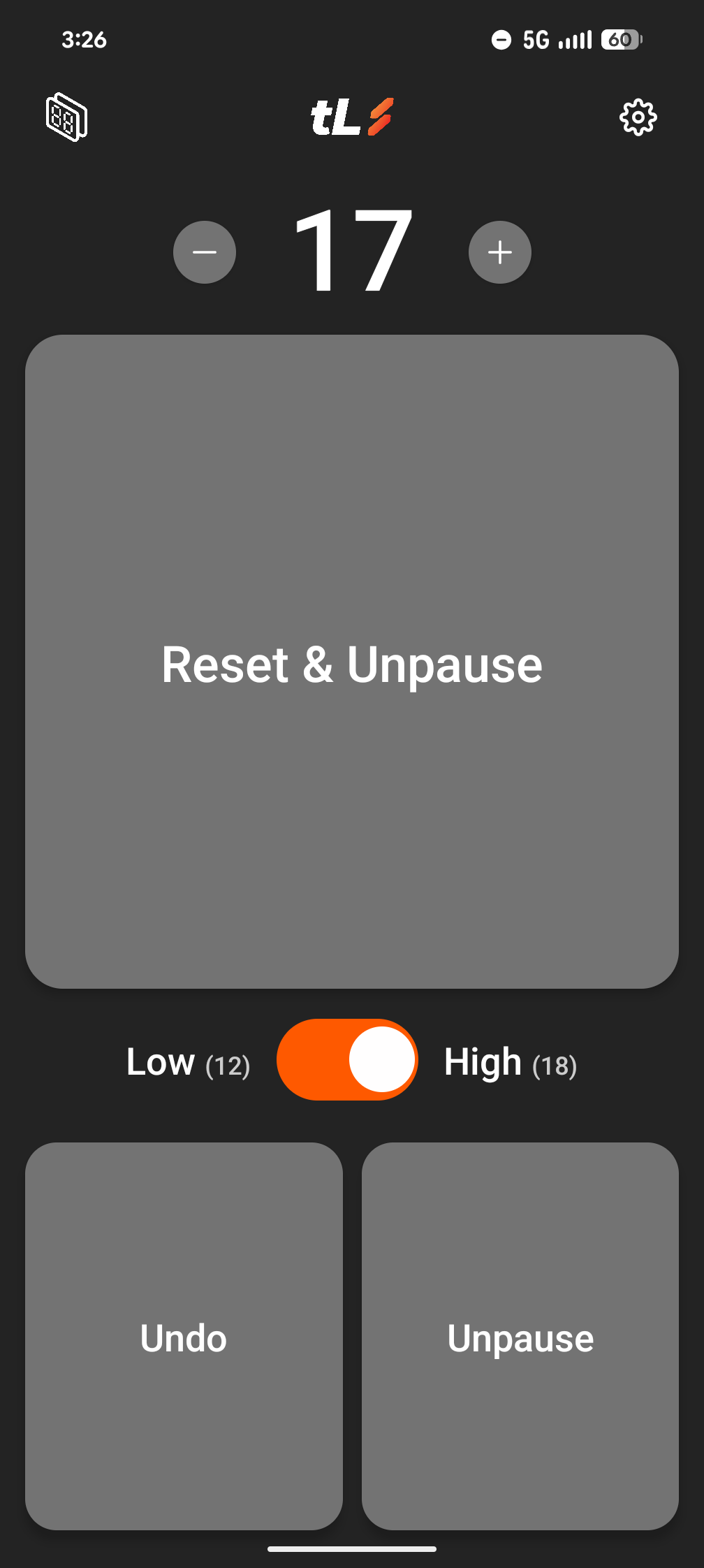 The tinyLeague Hub main timer screen, with the shot clock icon in the top left