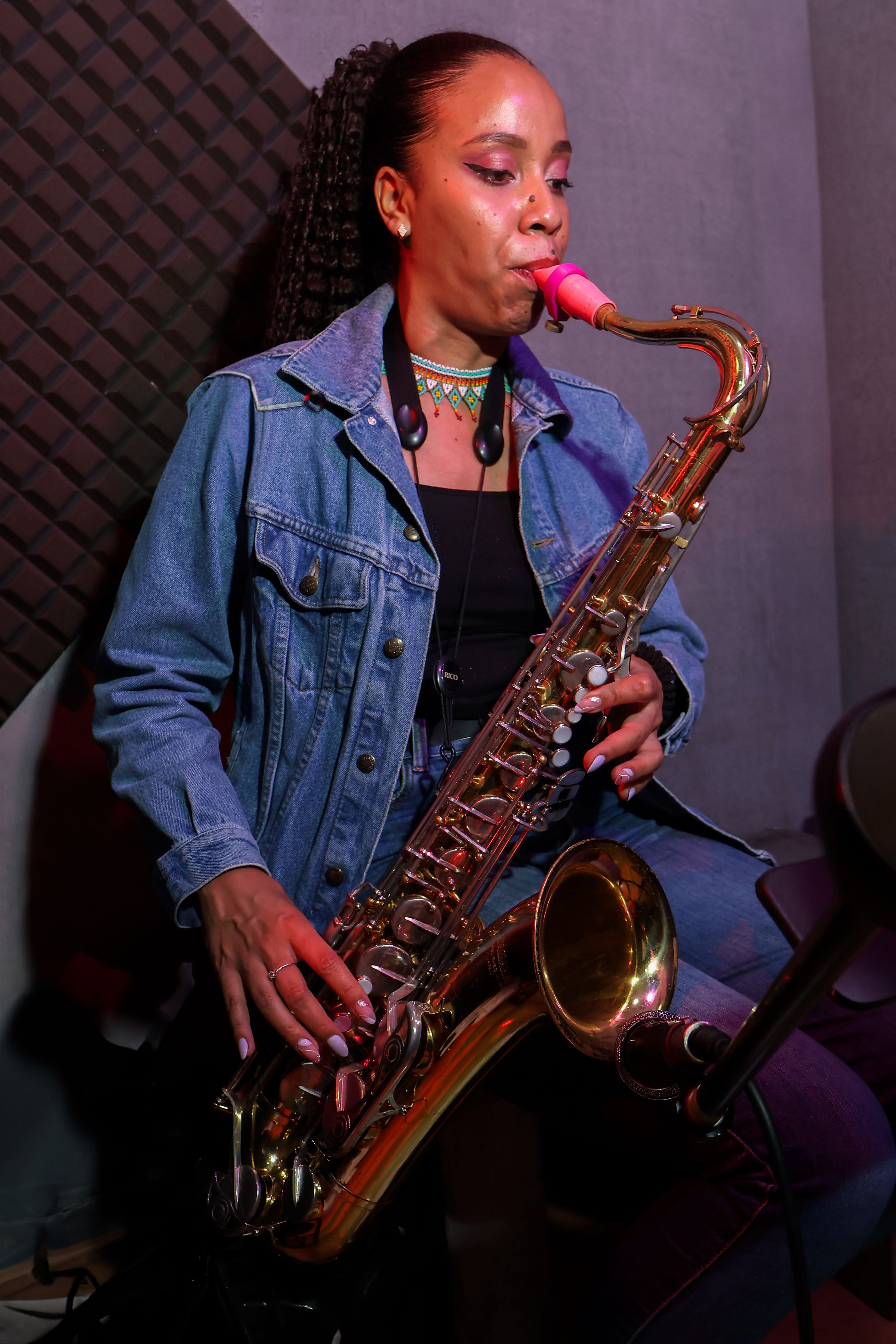 Angela - Saxofonista