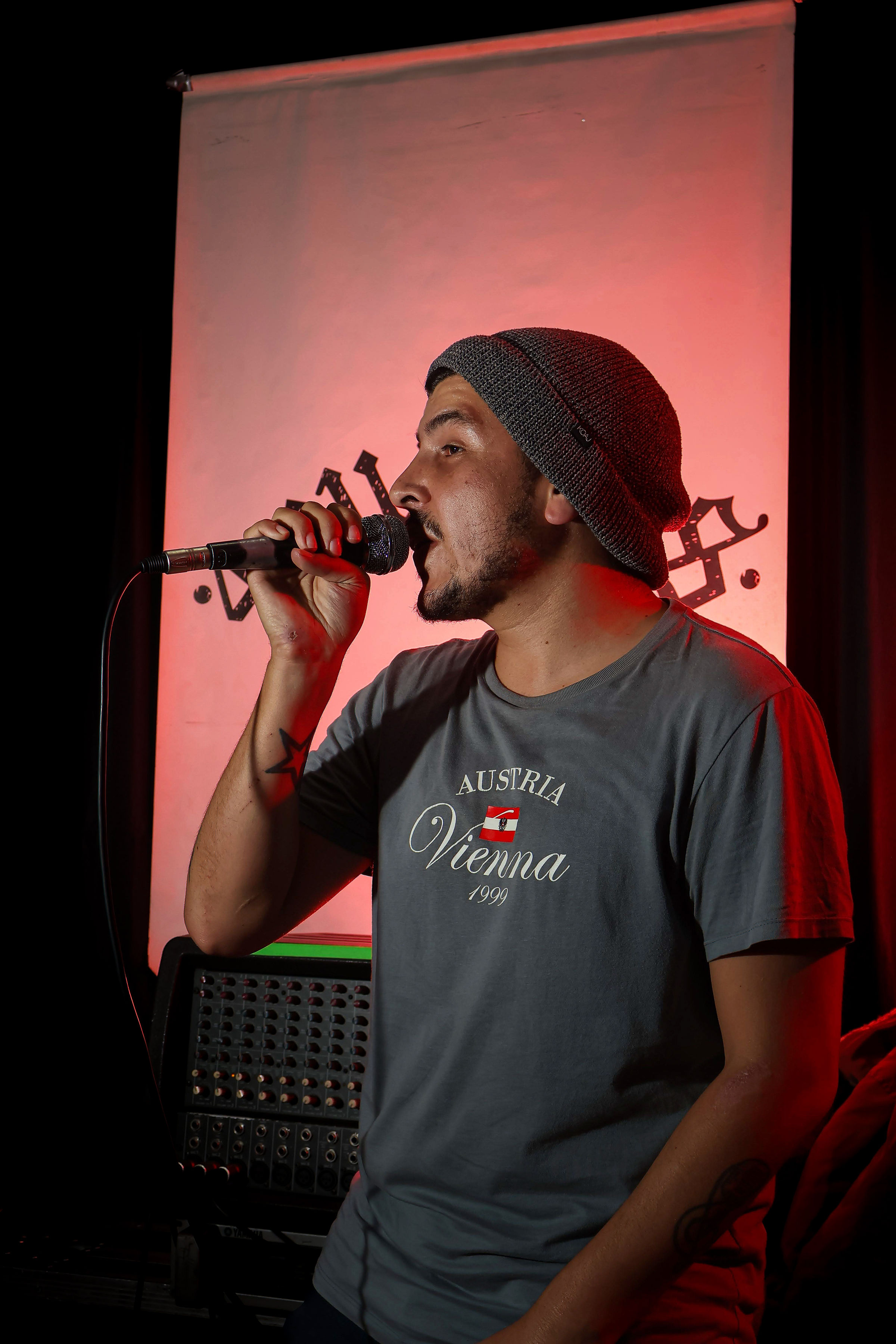 Andres - Vocalista, Guitarra