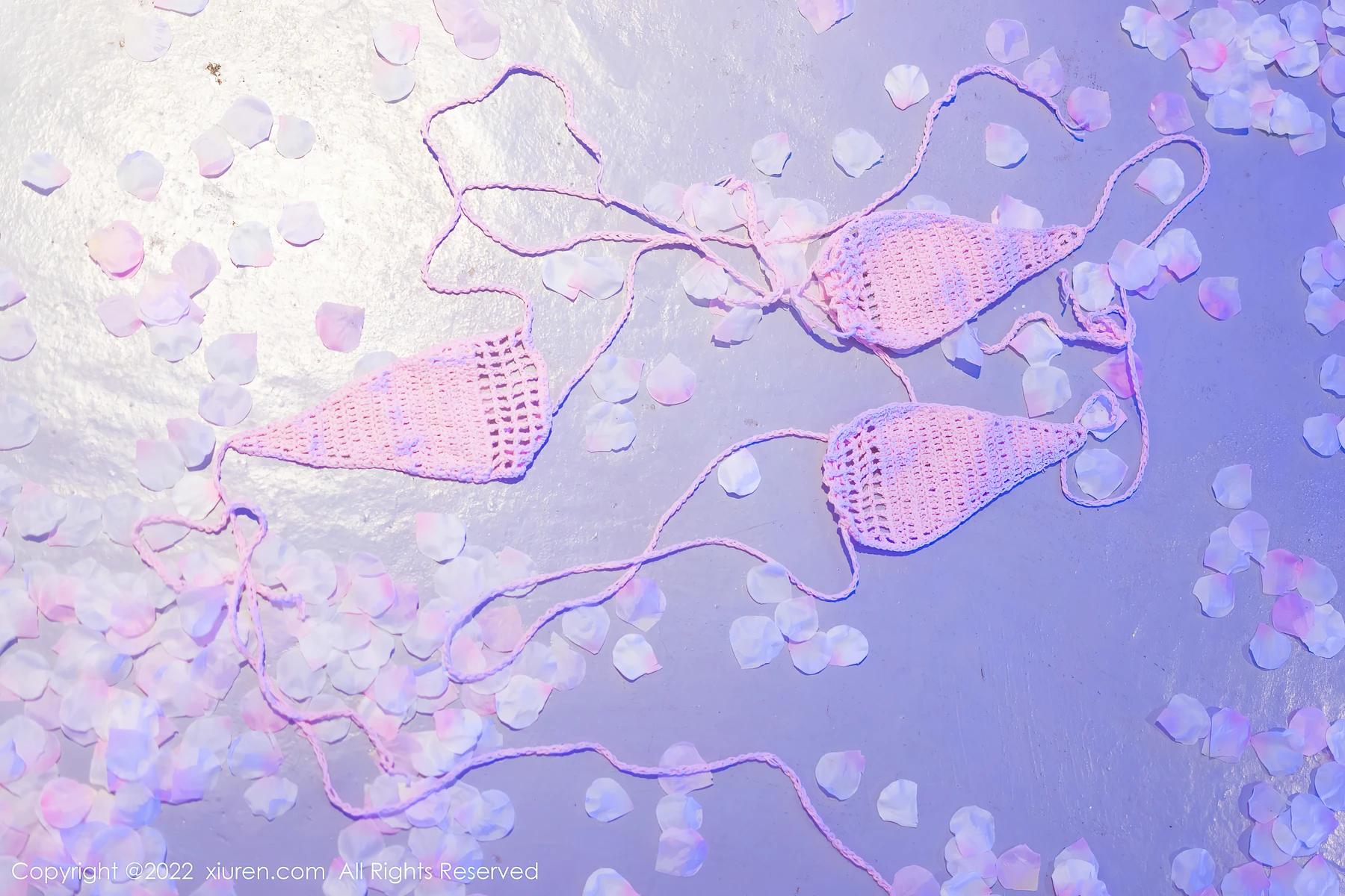 XiuRen秀人网 No.5001_女神王雨纯大理旅拍泳池性感粉色比基尼秀丰满身材迷人诱惑写真60P - 5