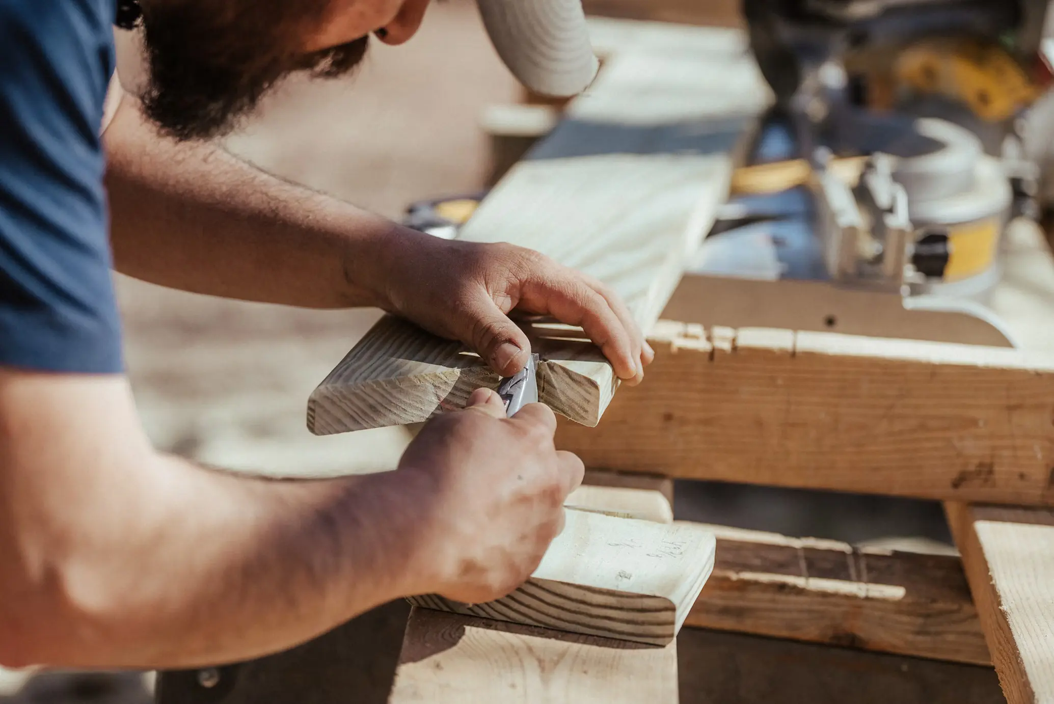 Comment Reconnaître un Bon Entrepreneur en Construction ? Techniques et Stratégies