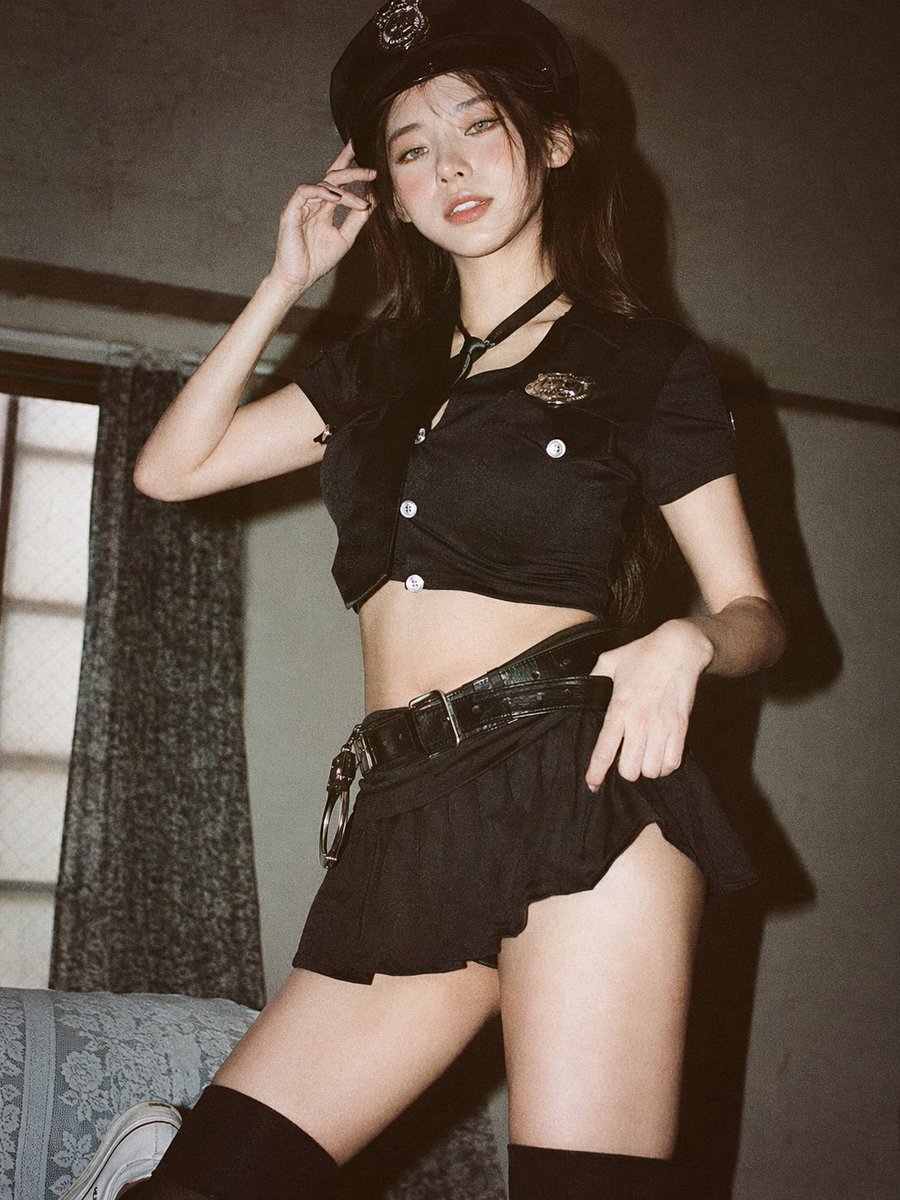 低角度 POV 时尚大片