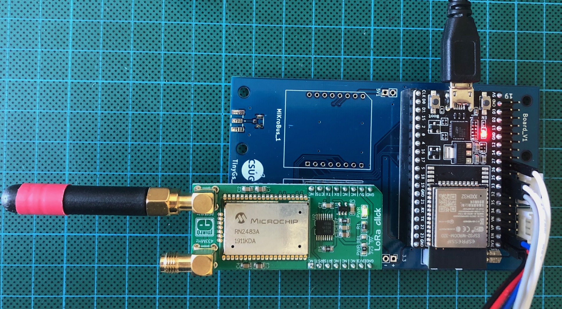 TinyGS 2G4 + RN2483 Mikrobus module (eu433,eu868)