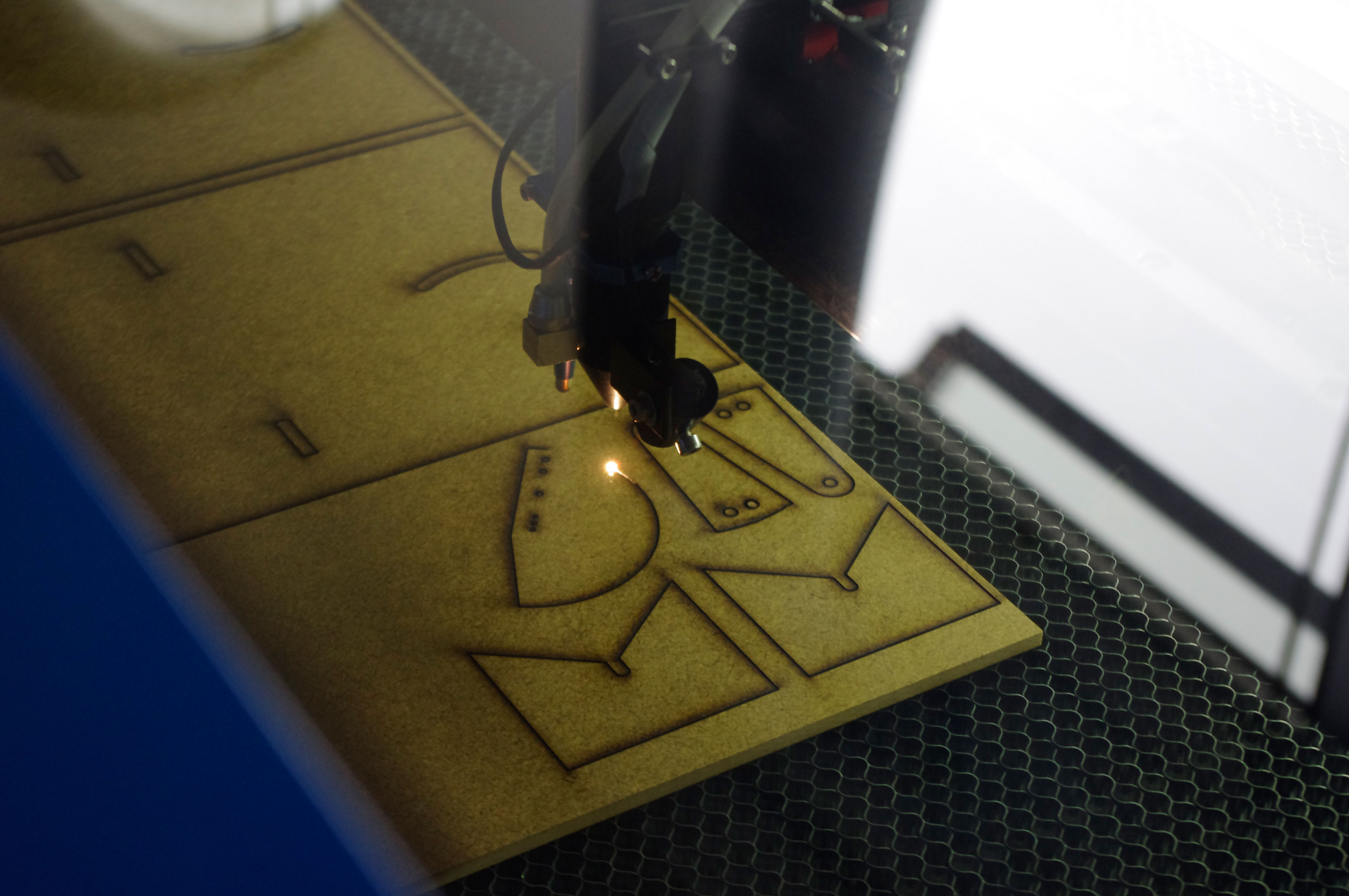 Laser-cutting the structure parts