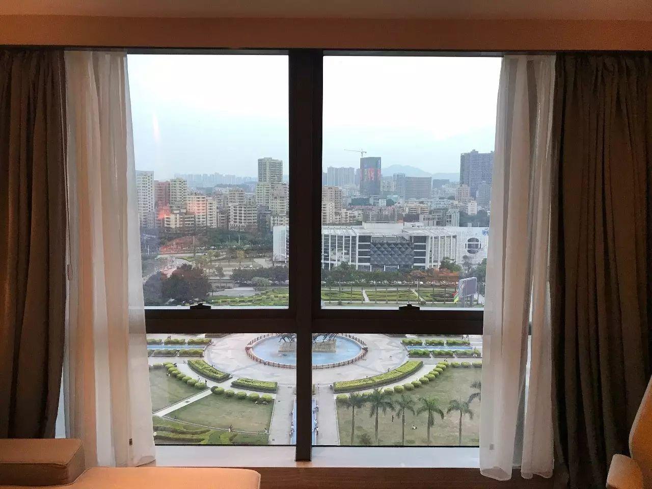 性冷淡商务风：深圳龙华希尔顿逸林酒店