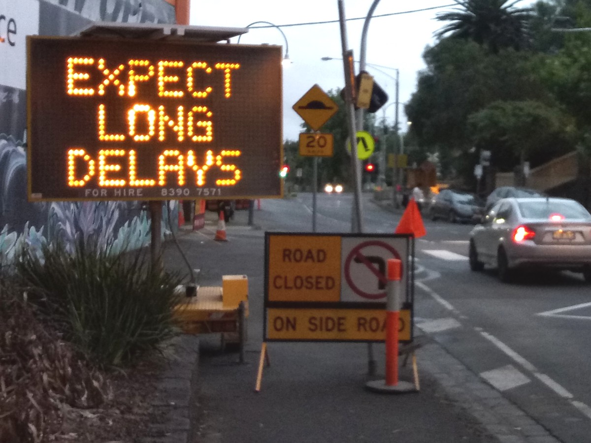 Electronic roadwork sign