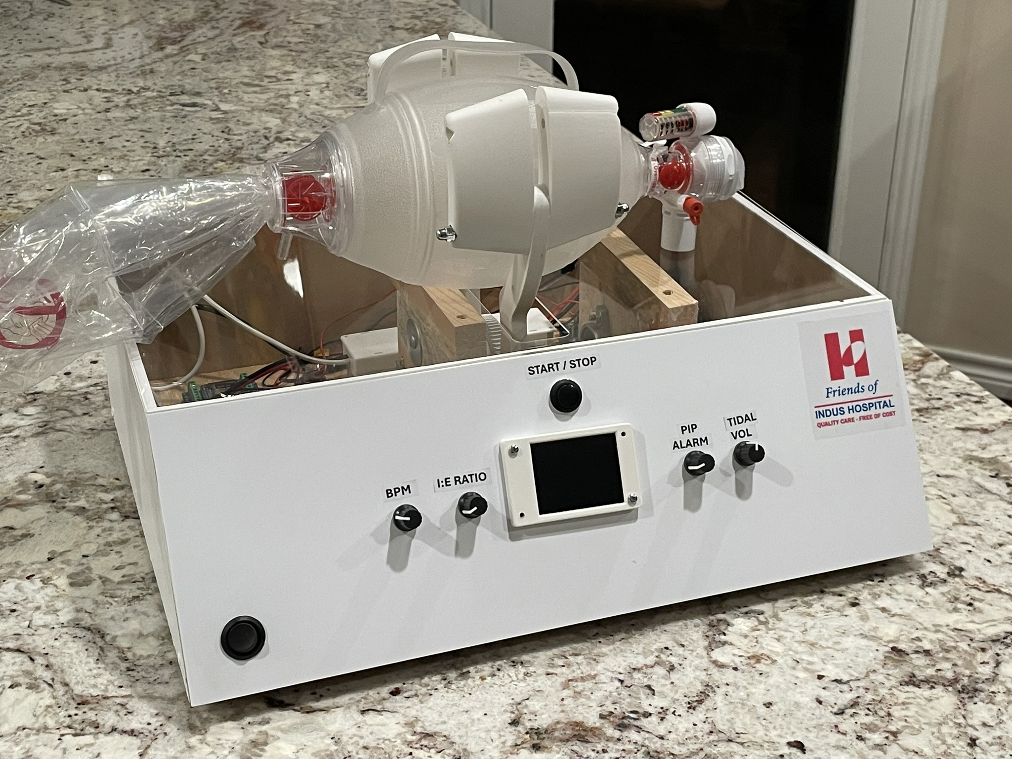 The complete Auto-AmbuBag device