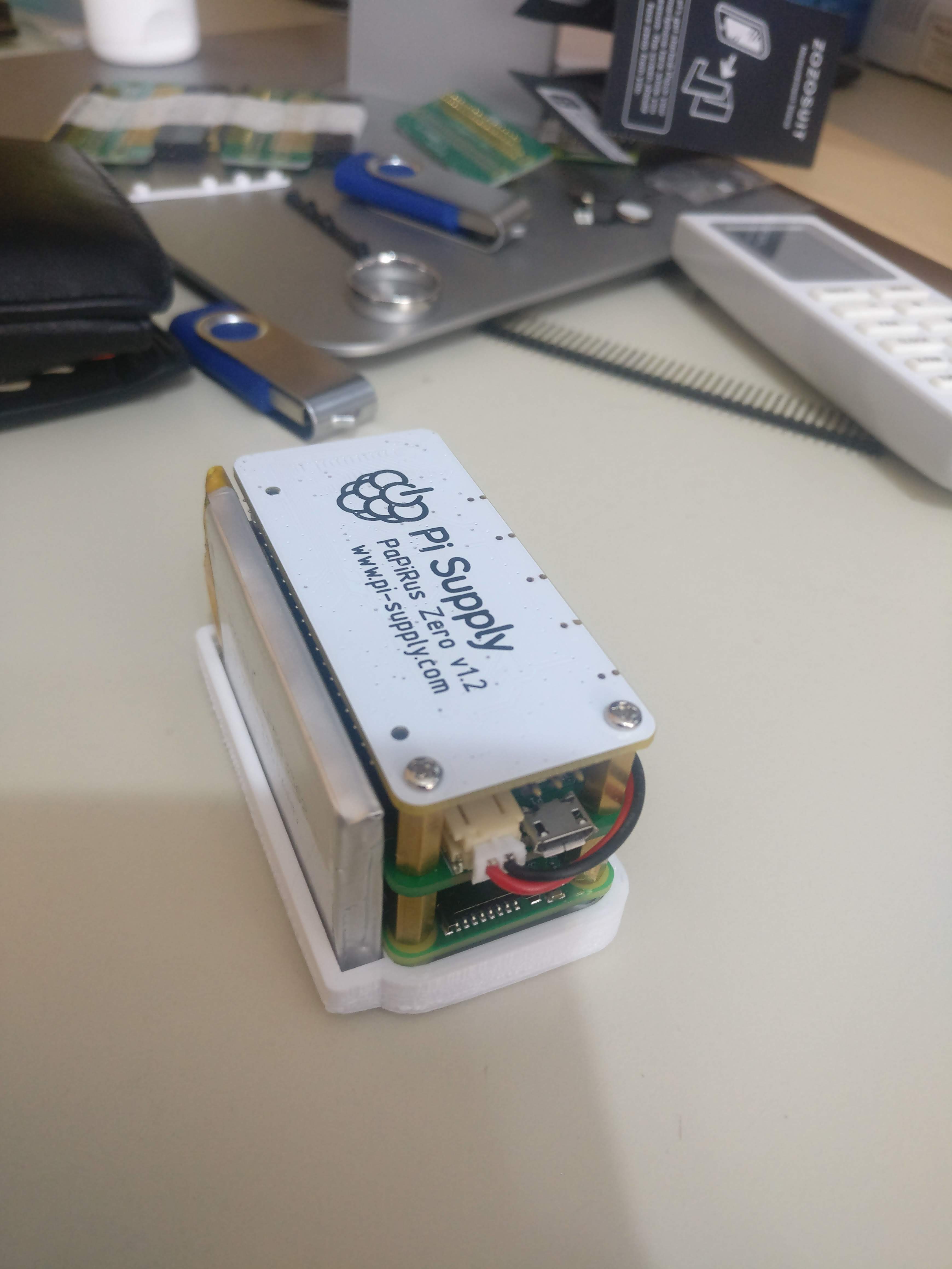 Device in white case base