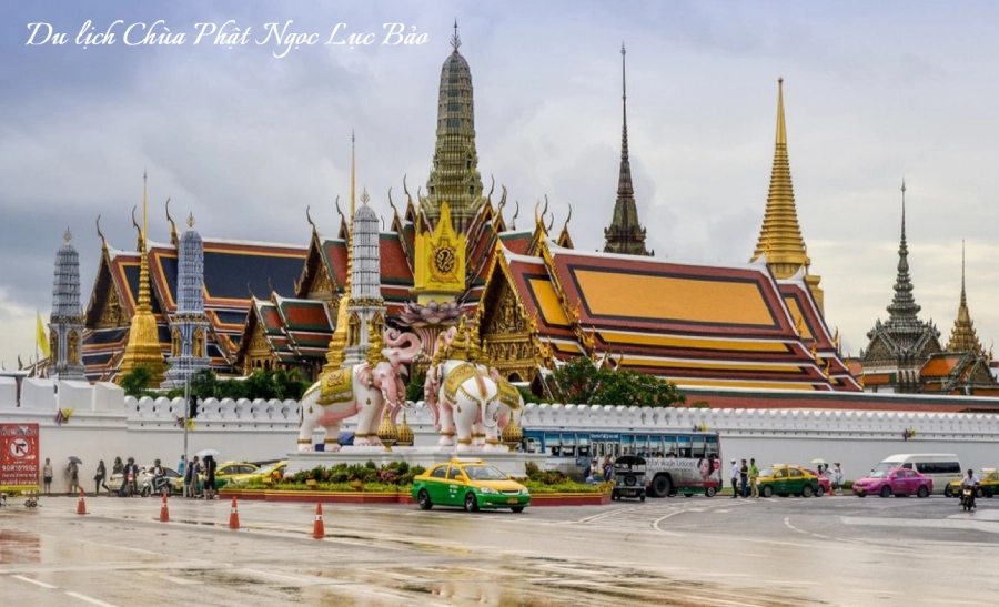 Du lịch Bangkok Chùa Phật Ngọc Lục Bảo