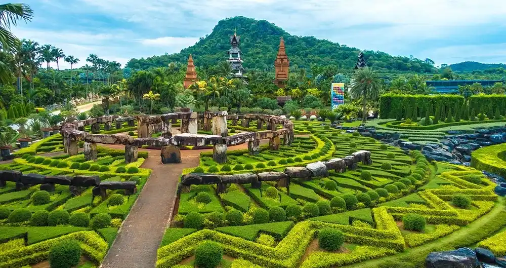 Vườn bách thảo nhiệt đới Nong Nooch tại Pattaya