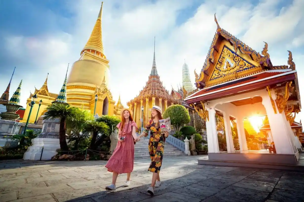 Trang phục nên mặc khi thăm đền chùa Thái Lan