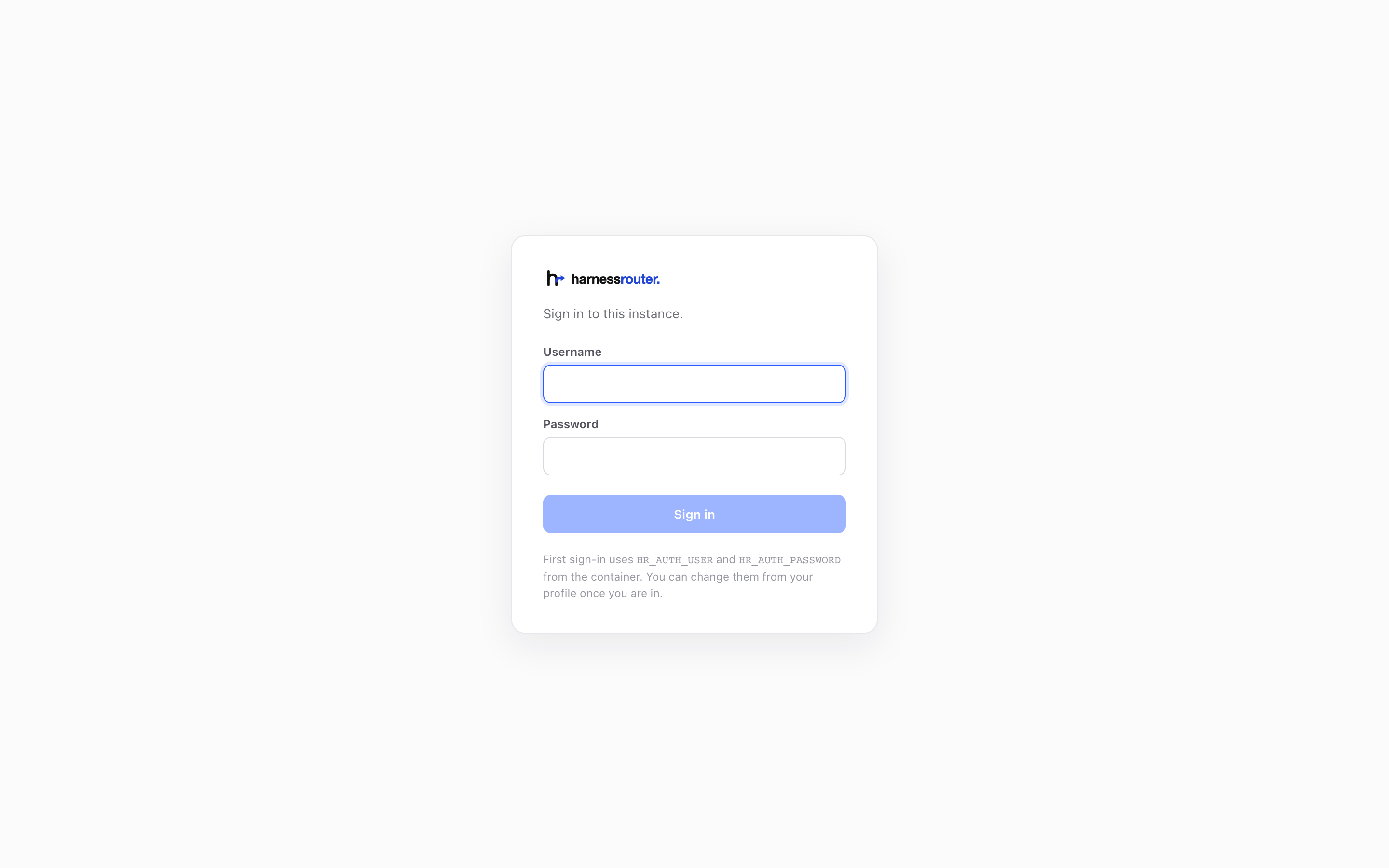 Self-hosted 인스턴스가 사용자명과 비밀번호를 요구하는 로그인 화면을 제공하며 초기 인증 정보를 프로필에서 변경하도록 안내합니다.