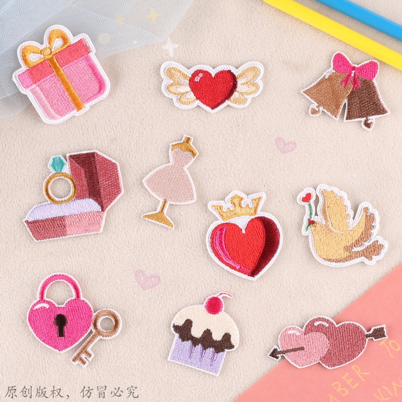 Iron on patches Valentine's Day series badge love patch sticker clothing accessories DIY hand account embroidery sticker cloth sticker