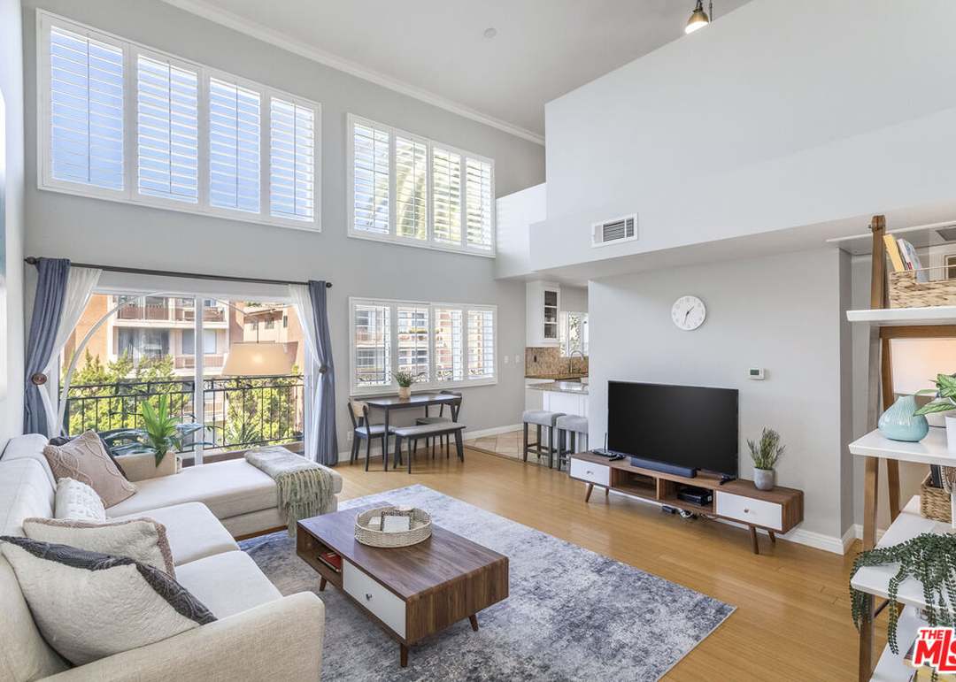 1154 South Barrington Avenue, Unit 306, Los Angeles, CA 90049