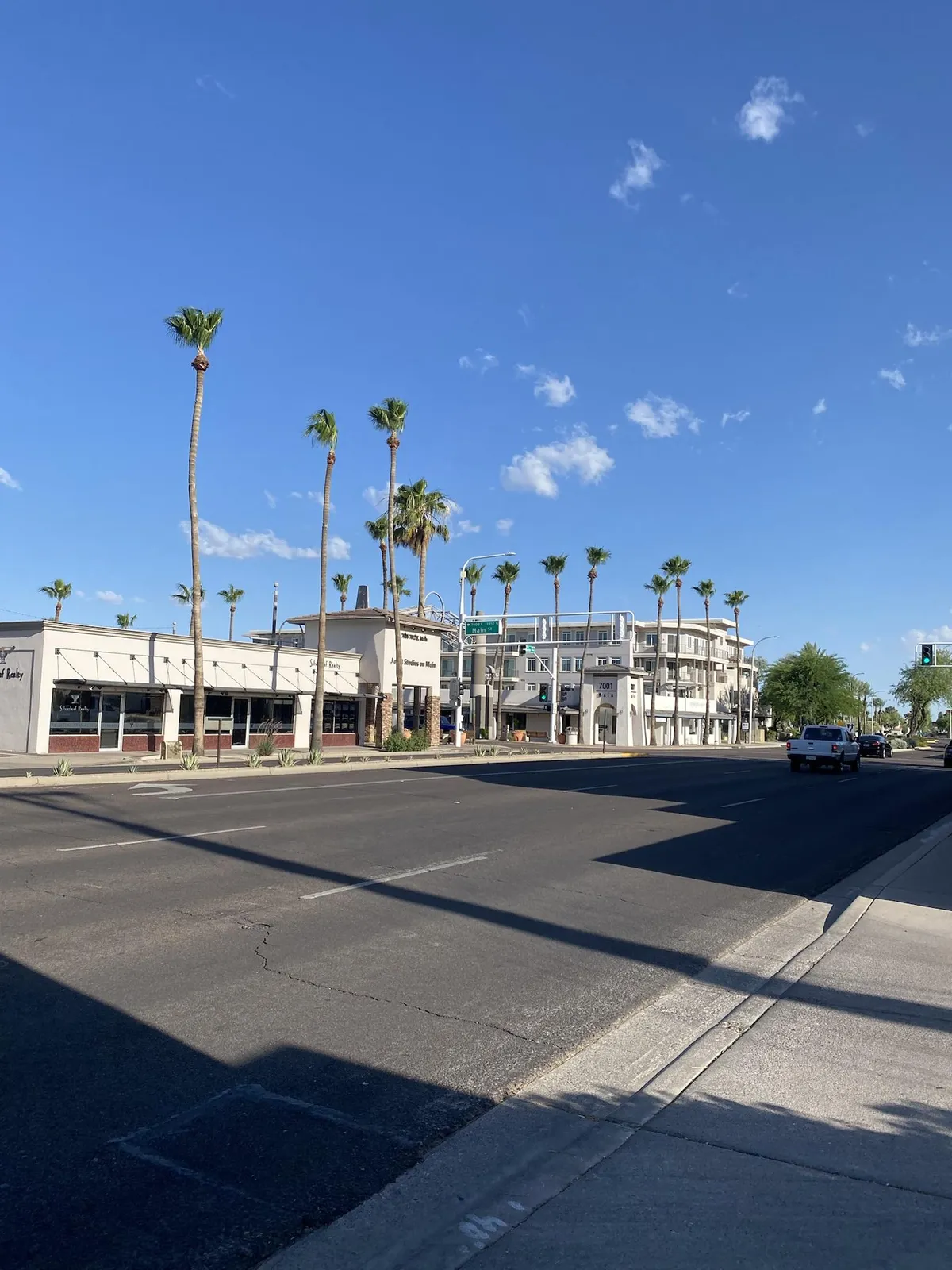hD9hEEq
