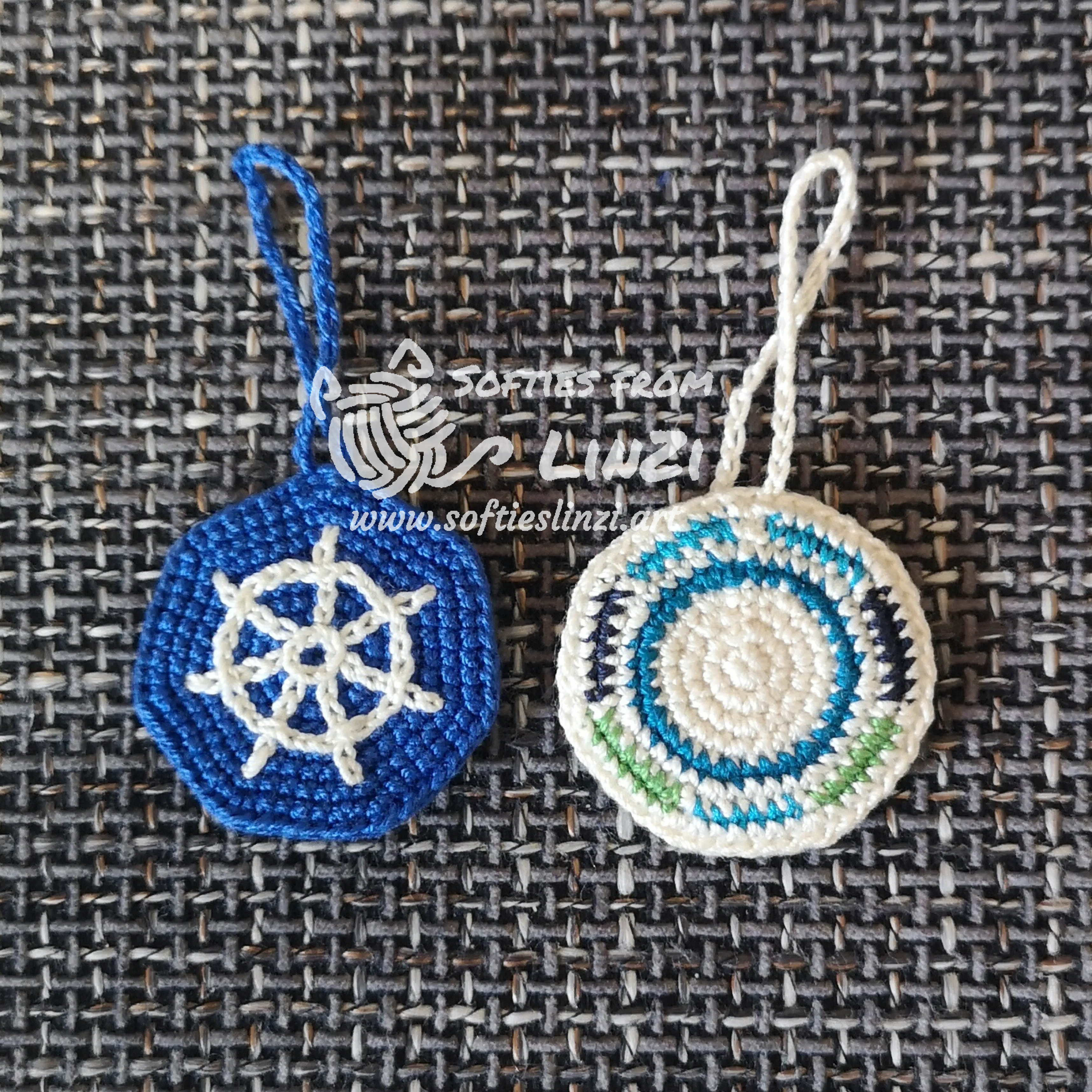 Kubernetes and Tanzu logo keychain