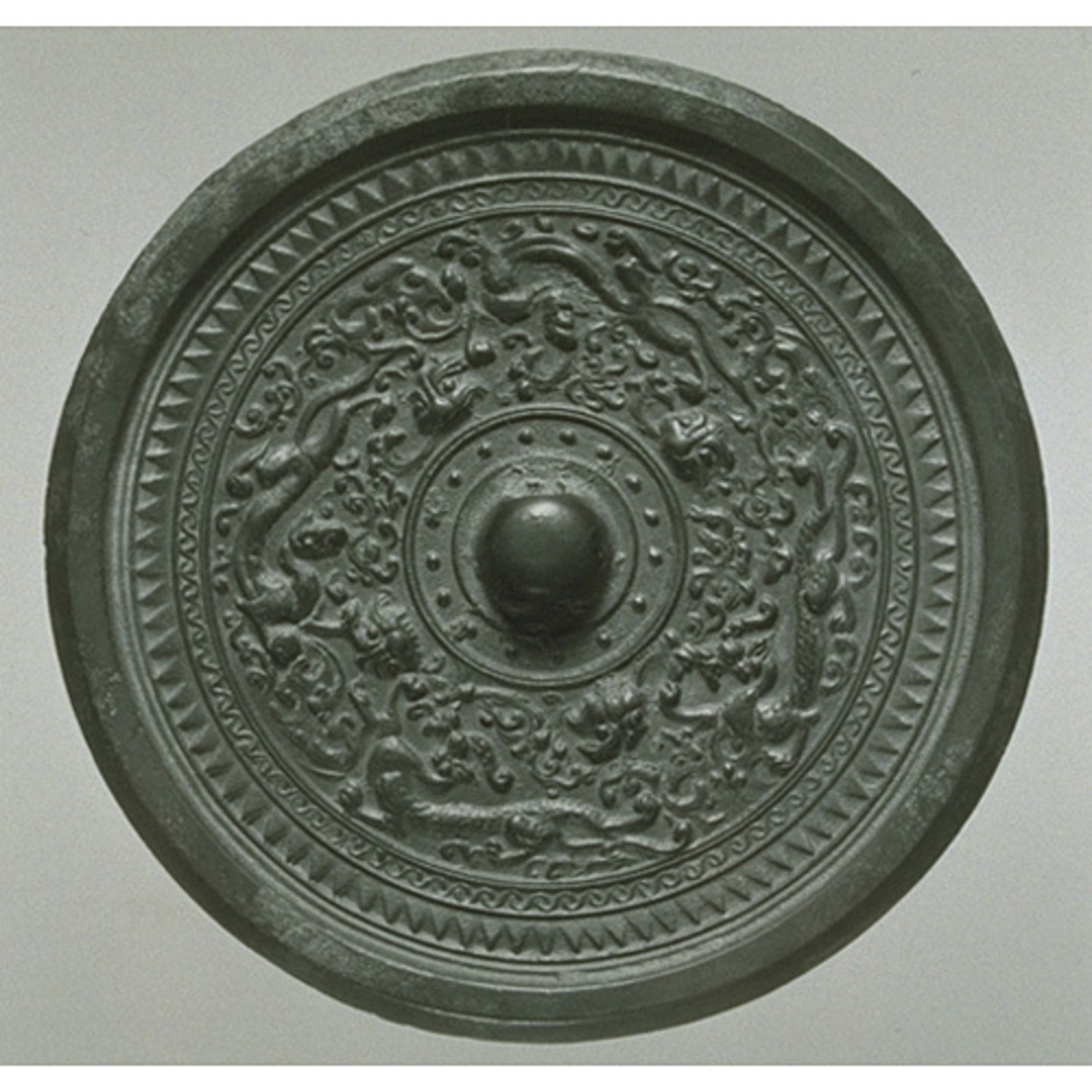 MIRROR WITH ANIMAL HEADS AND AZURE DRAGONS