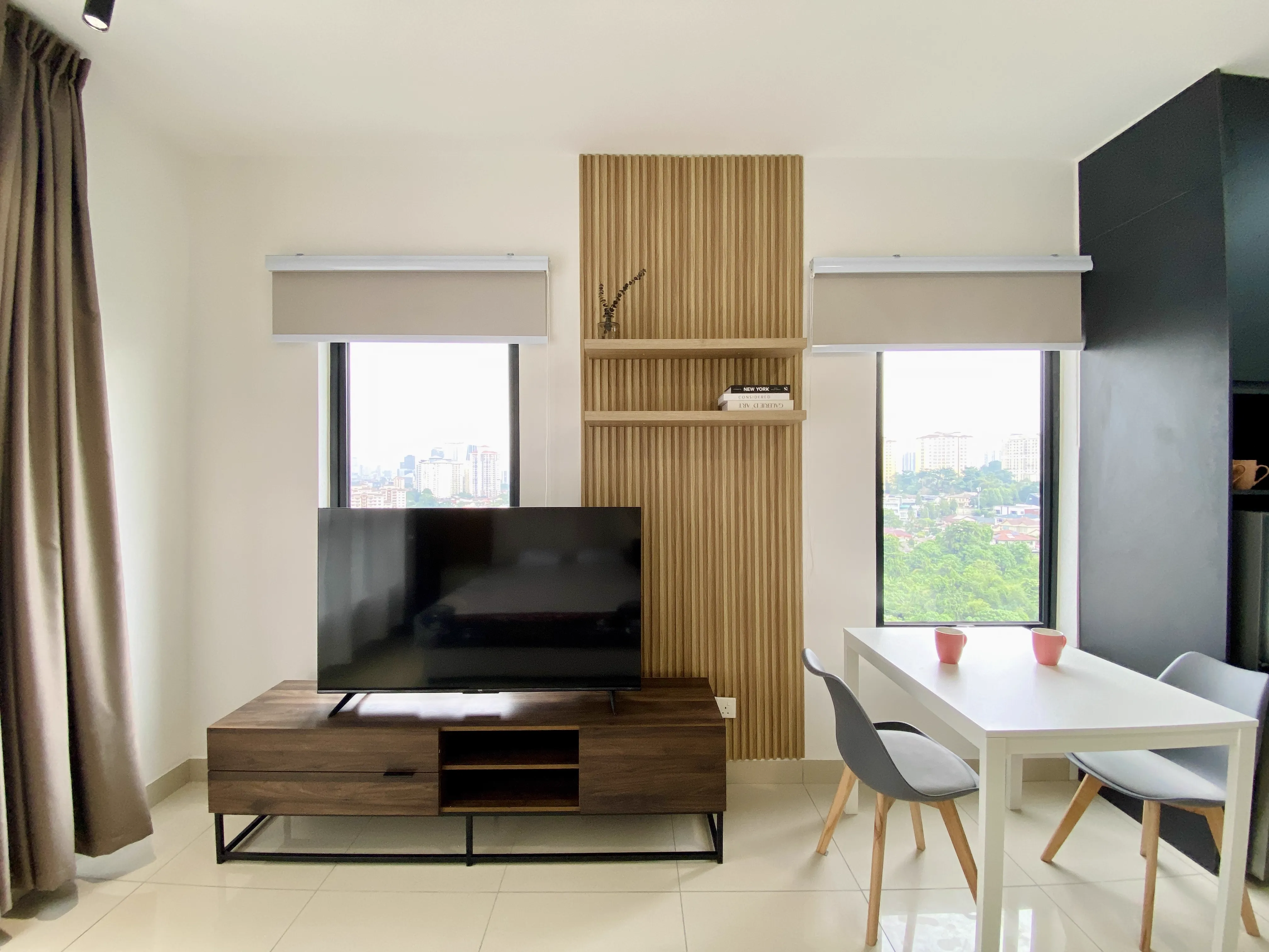TV Feature & Dining Niche