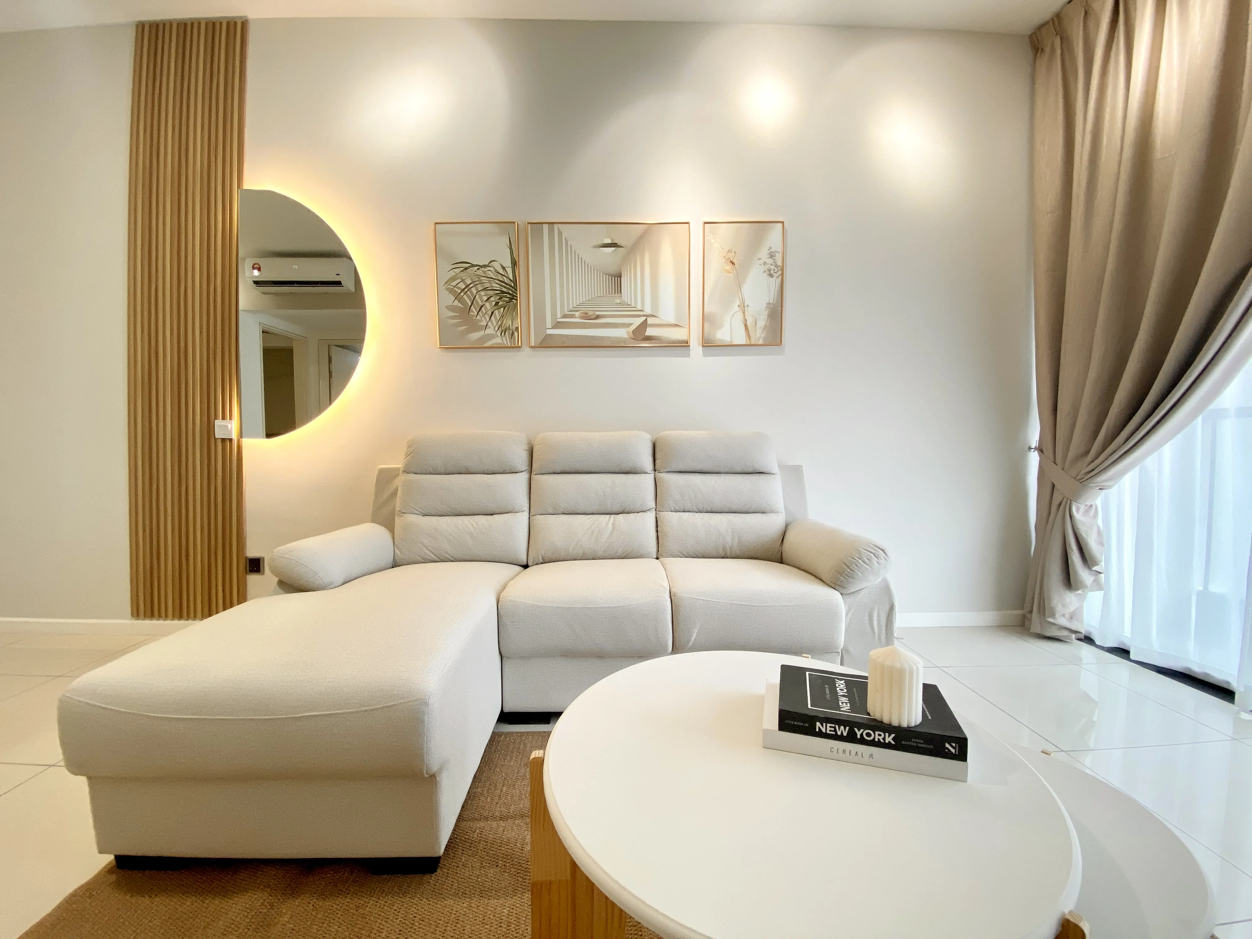 Duta Park Warm Contemporary Haven
