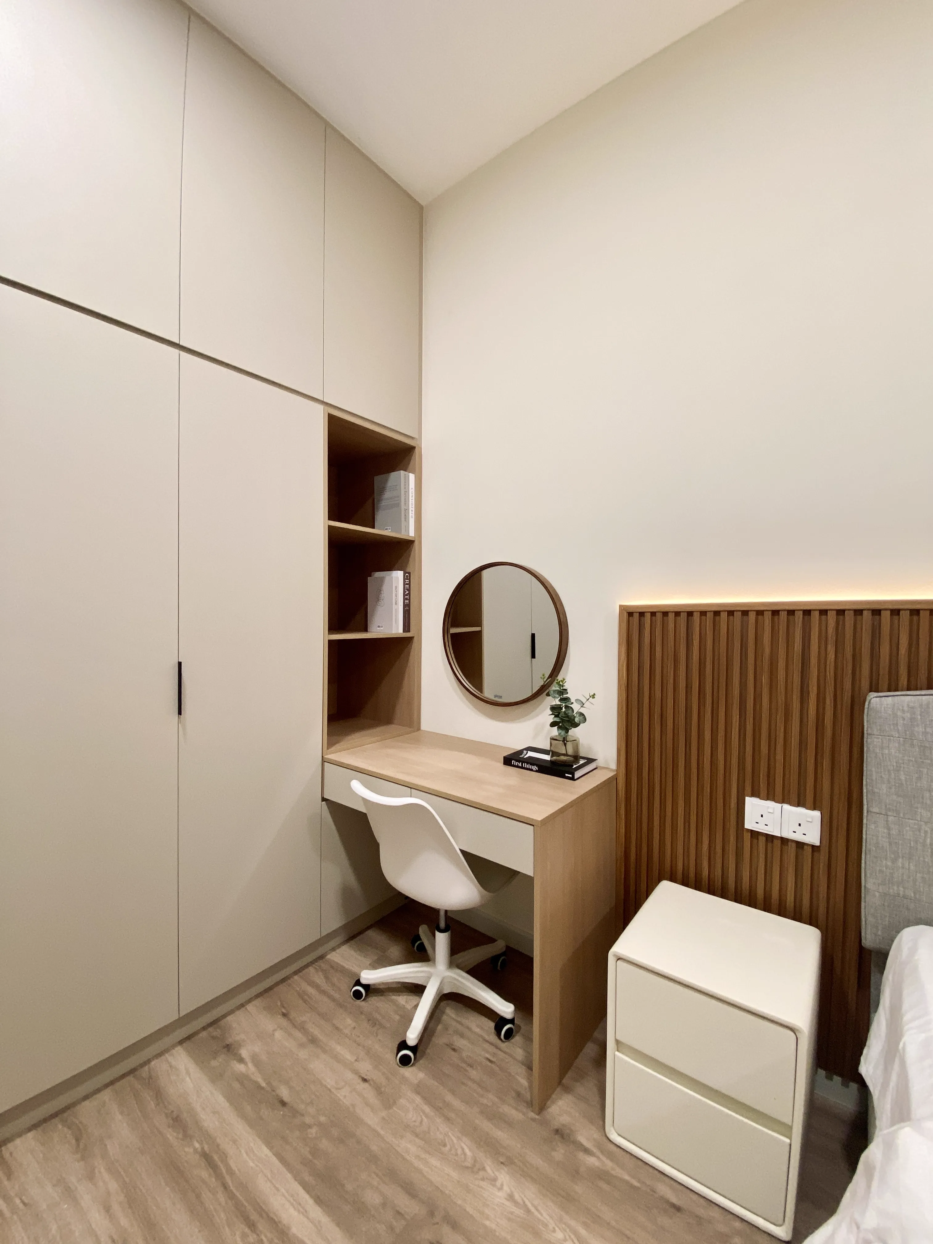 Bedroom Vanity Corner