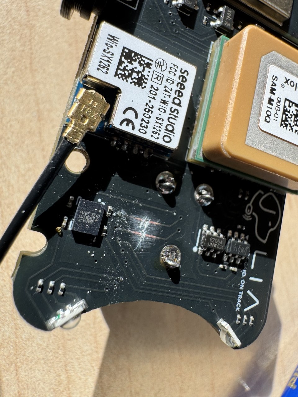 Copper Routes ของ SDA และ SCL หลังเปิด Soldermask และตัด Trace