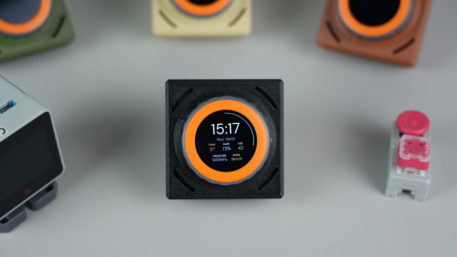 docs/images/gallery/clock-weather-page.jpg