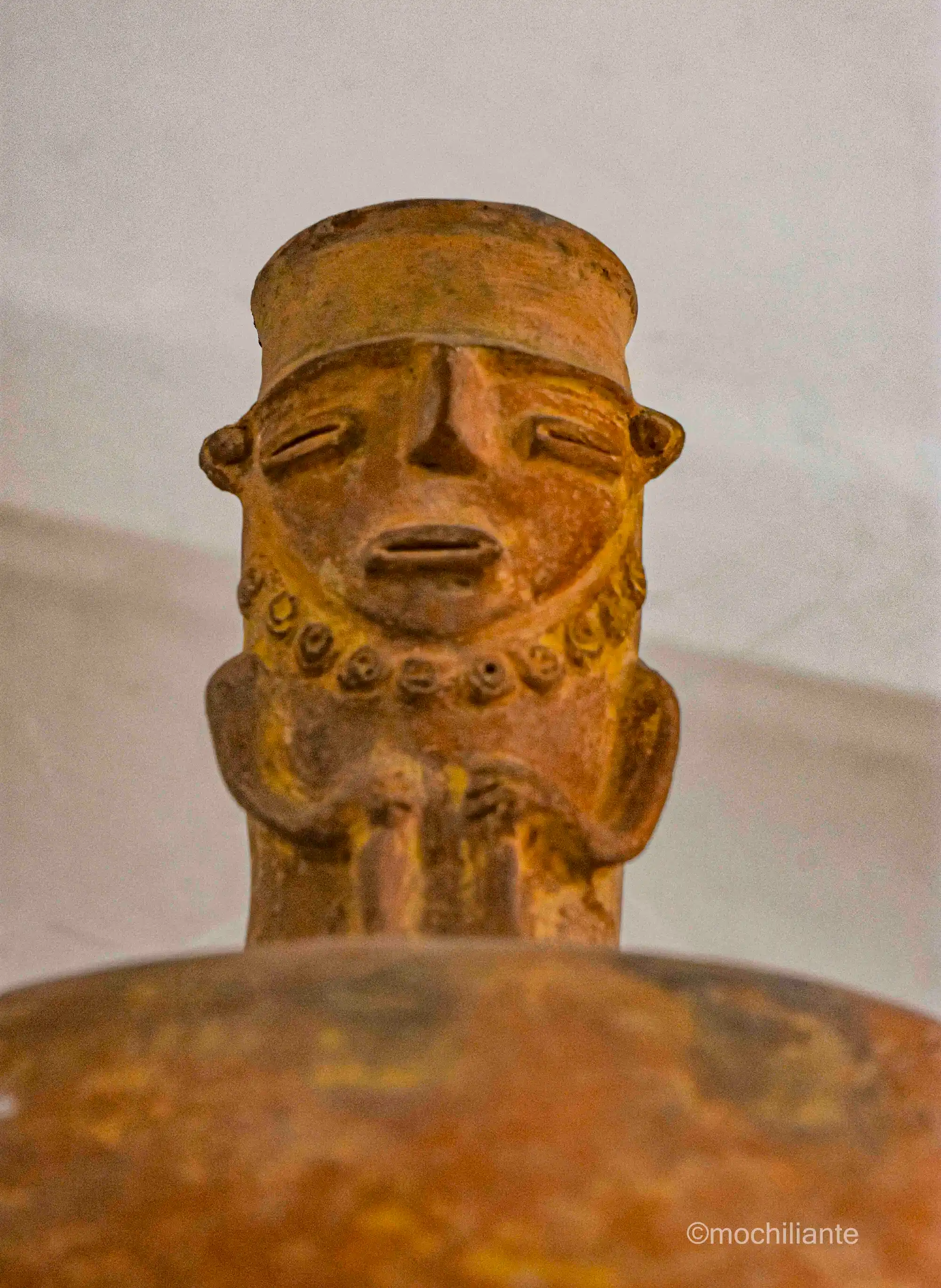 Estatua indígena de Arcilla