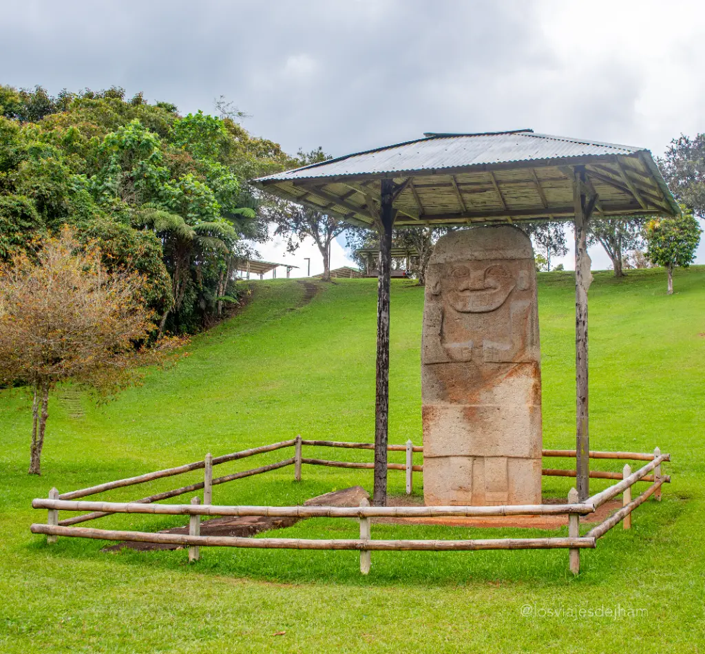 Estatua Alto de los indios Alto de los idolos San Agustin