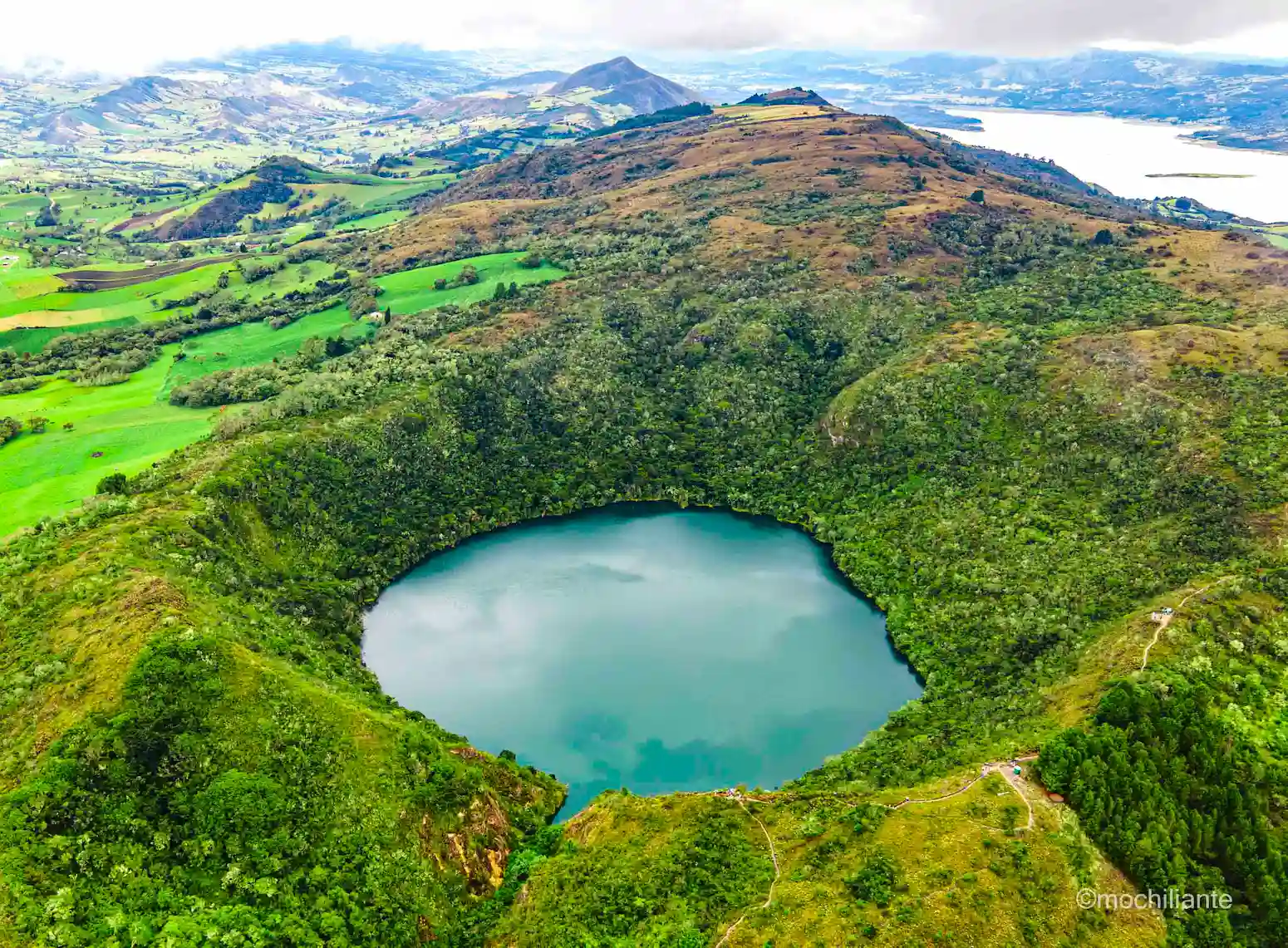 Vista aerea laguna de Guatavita