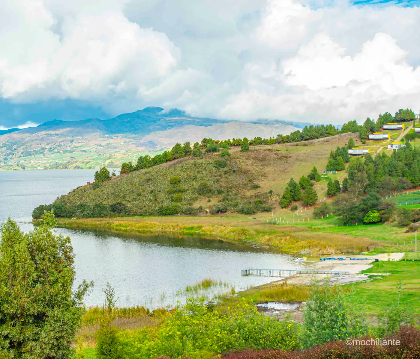 Montañas laguna tota