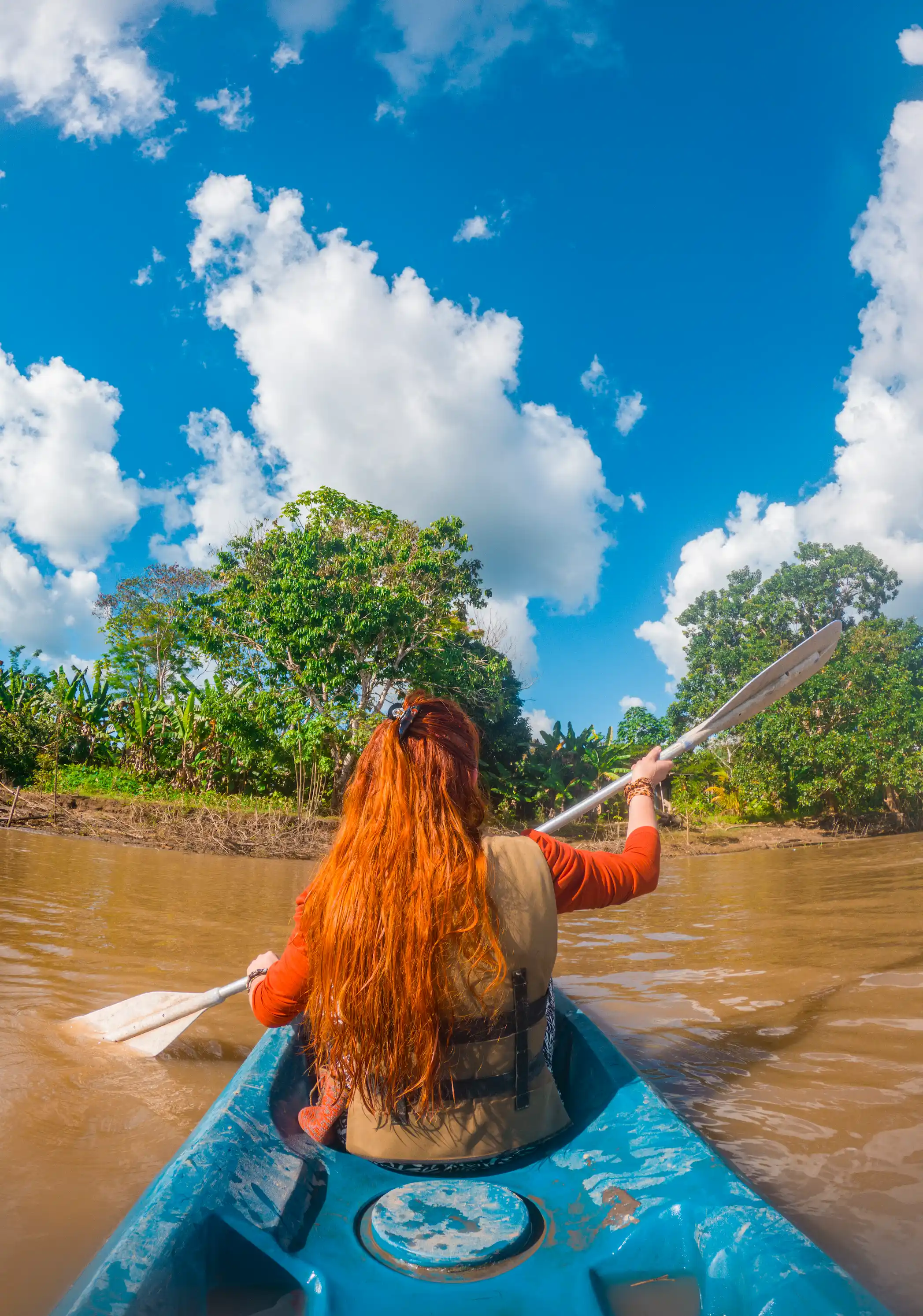 Kayak rio Amazonas canoa