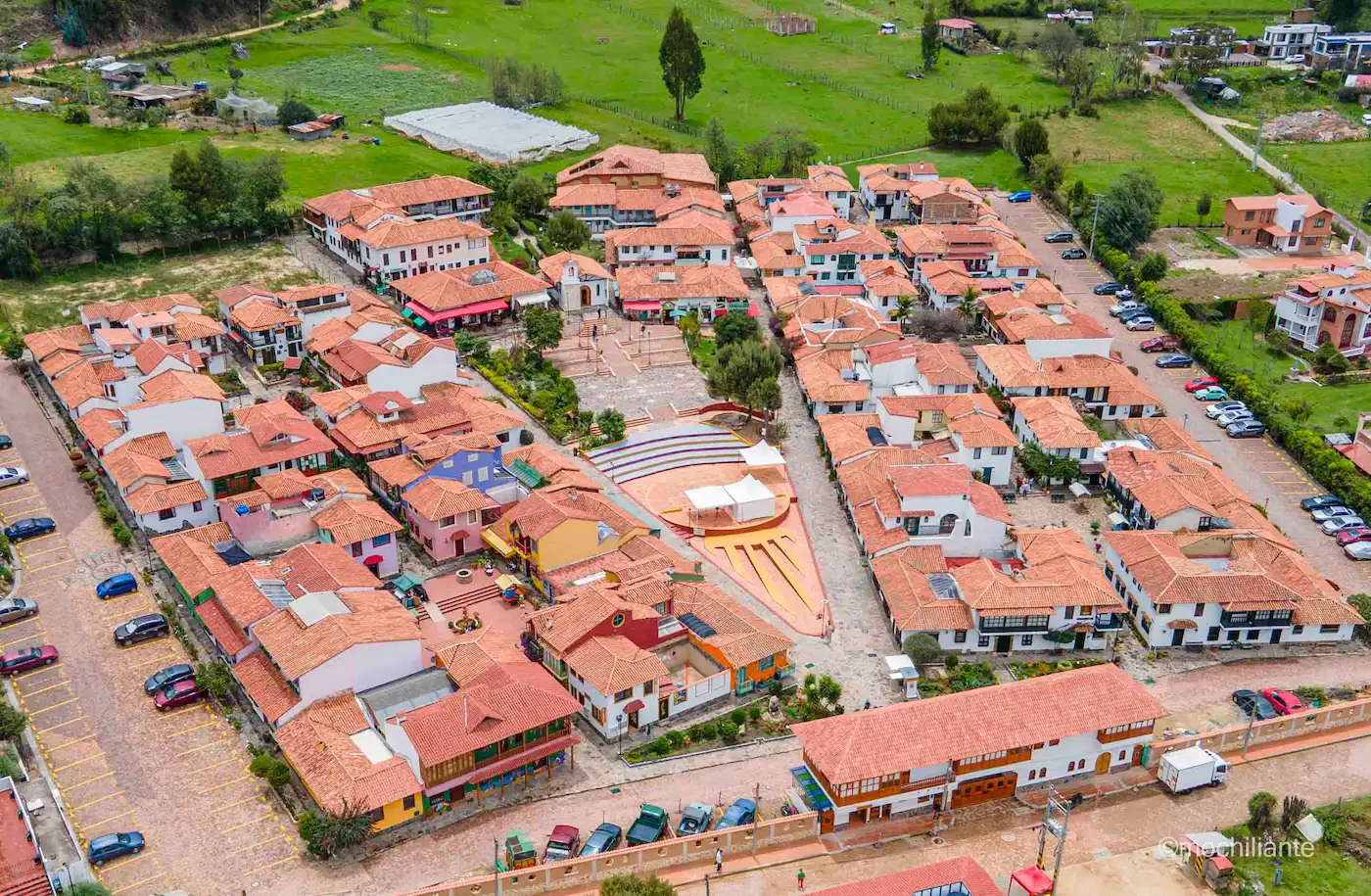 Pueblito boyacense desde el aire