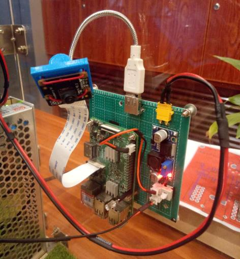 图2.16 树莓派摄像实物图