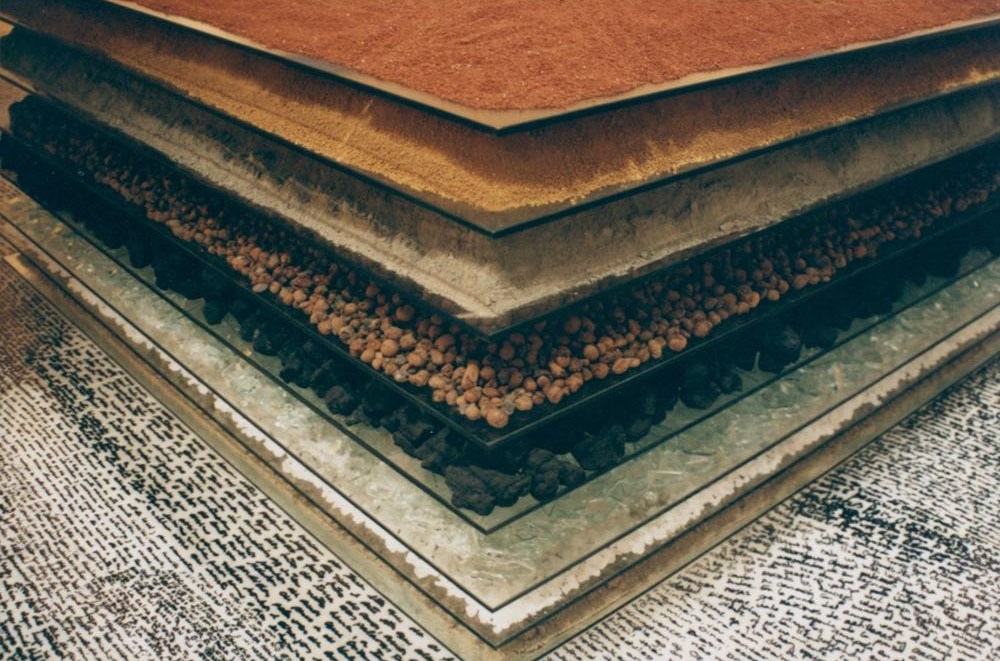 Obra 'Sobre a Essência: Os Sete Horizontes do Homem' de Maria Bonomi