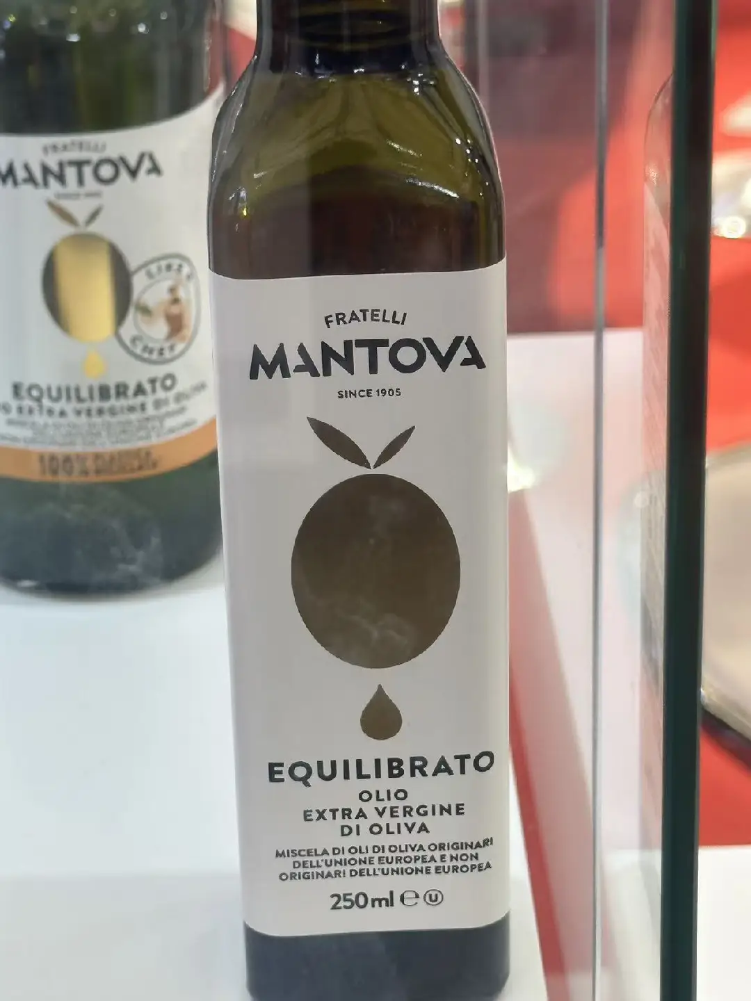 Mantova 橄榄油正面标签